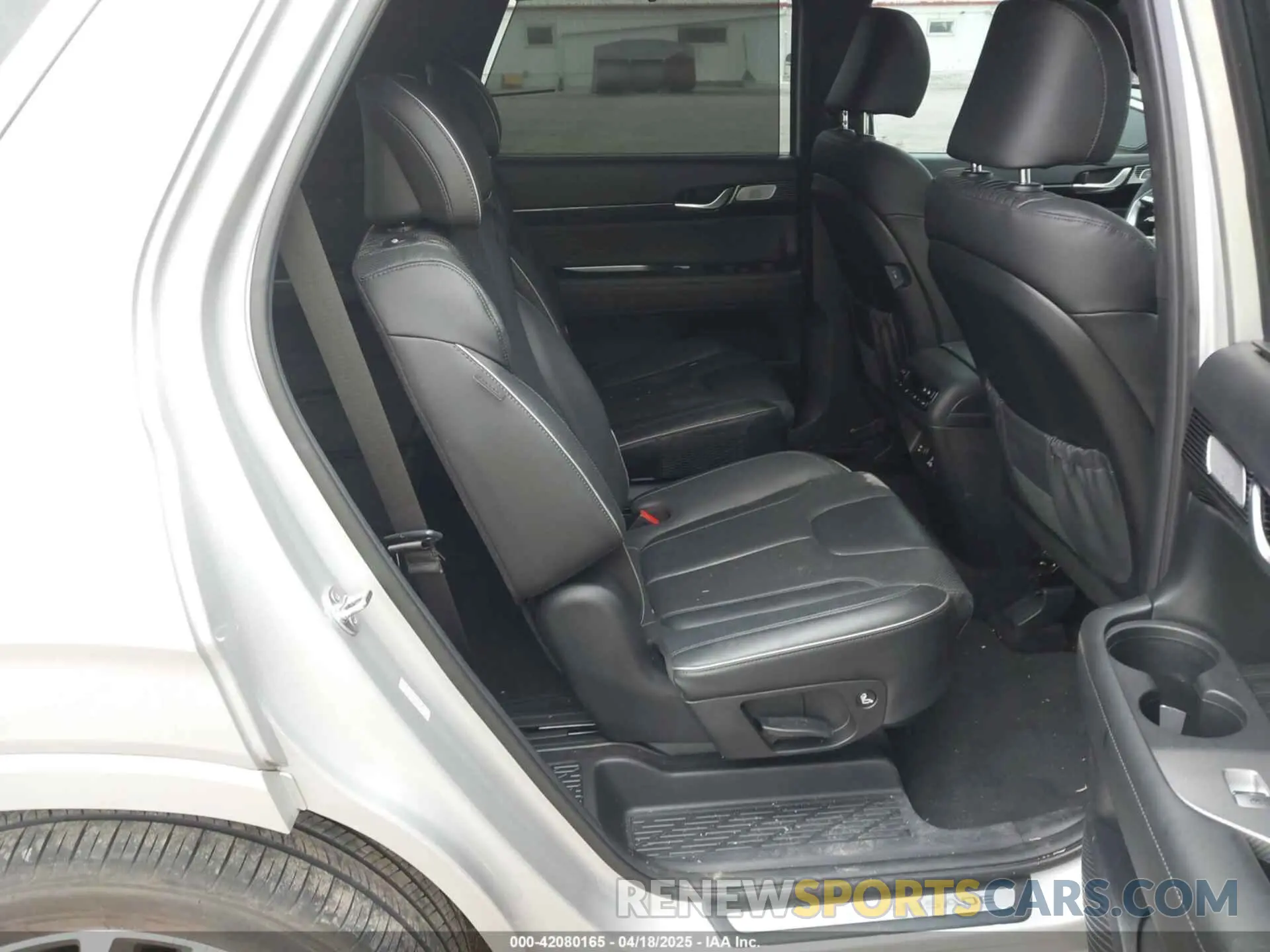 8 Photograph of a damaged car KM8R74GEXRU771451 HYUNDAI PALISADE 2024