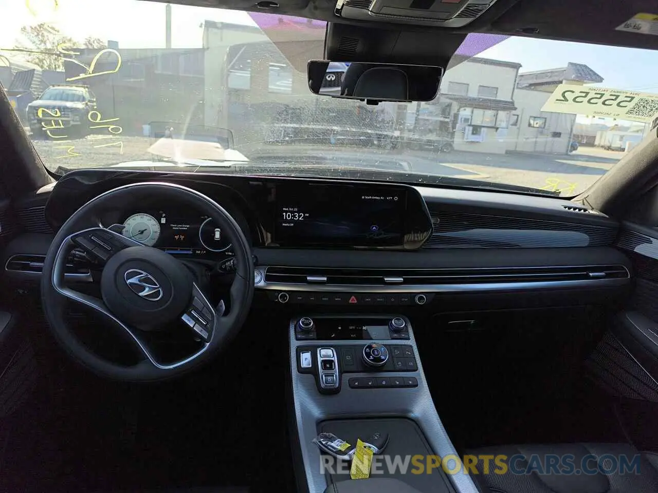 9 Photograph of a damaged car KM8R7DGE0RU690782 HYUNDAI PALISADE 2024