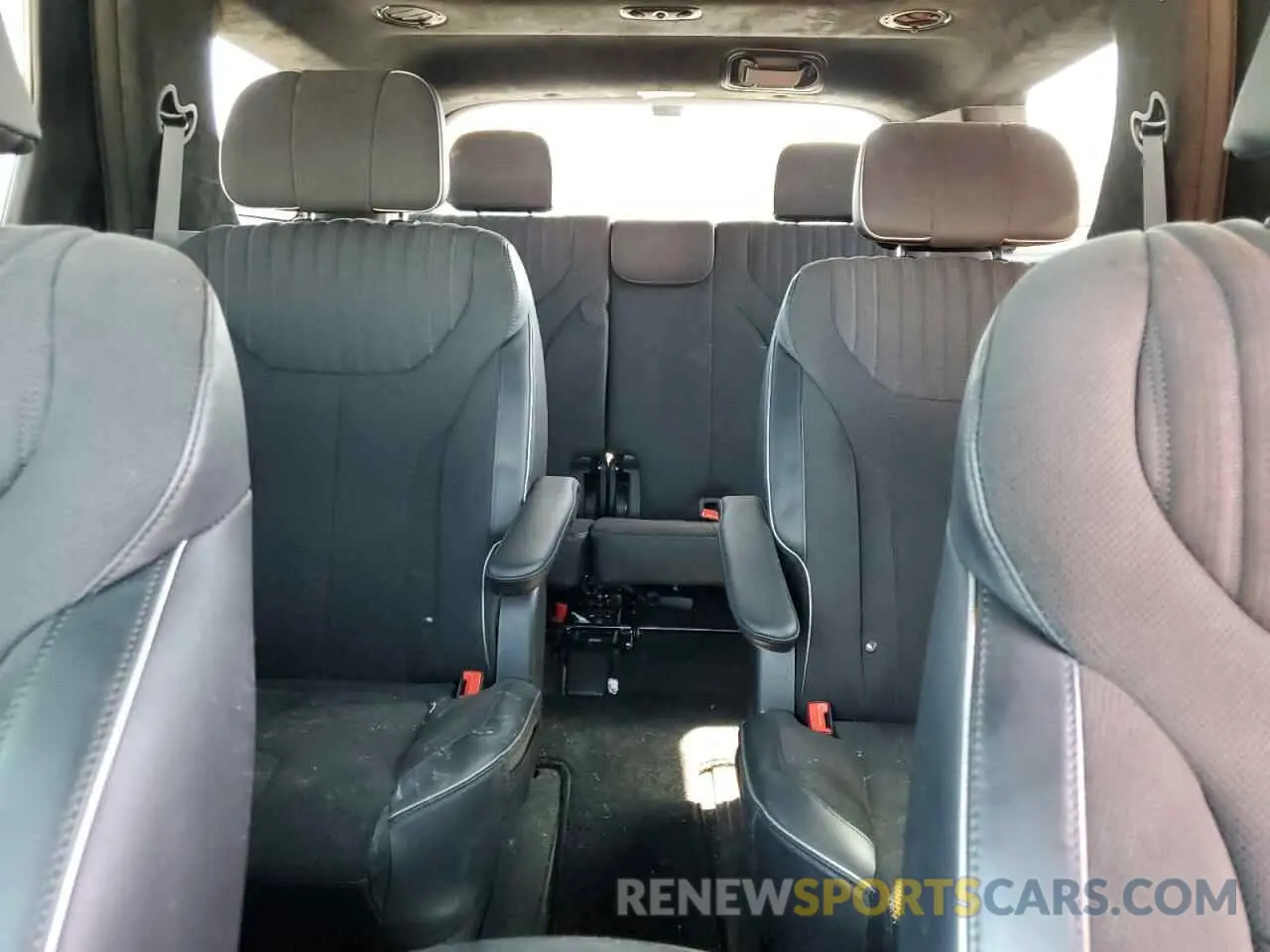 10 Photograph of a damaged car KM8R7DGE0RU698445 HYUNDAI PALISADE 2024