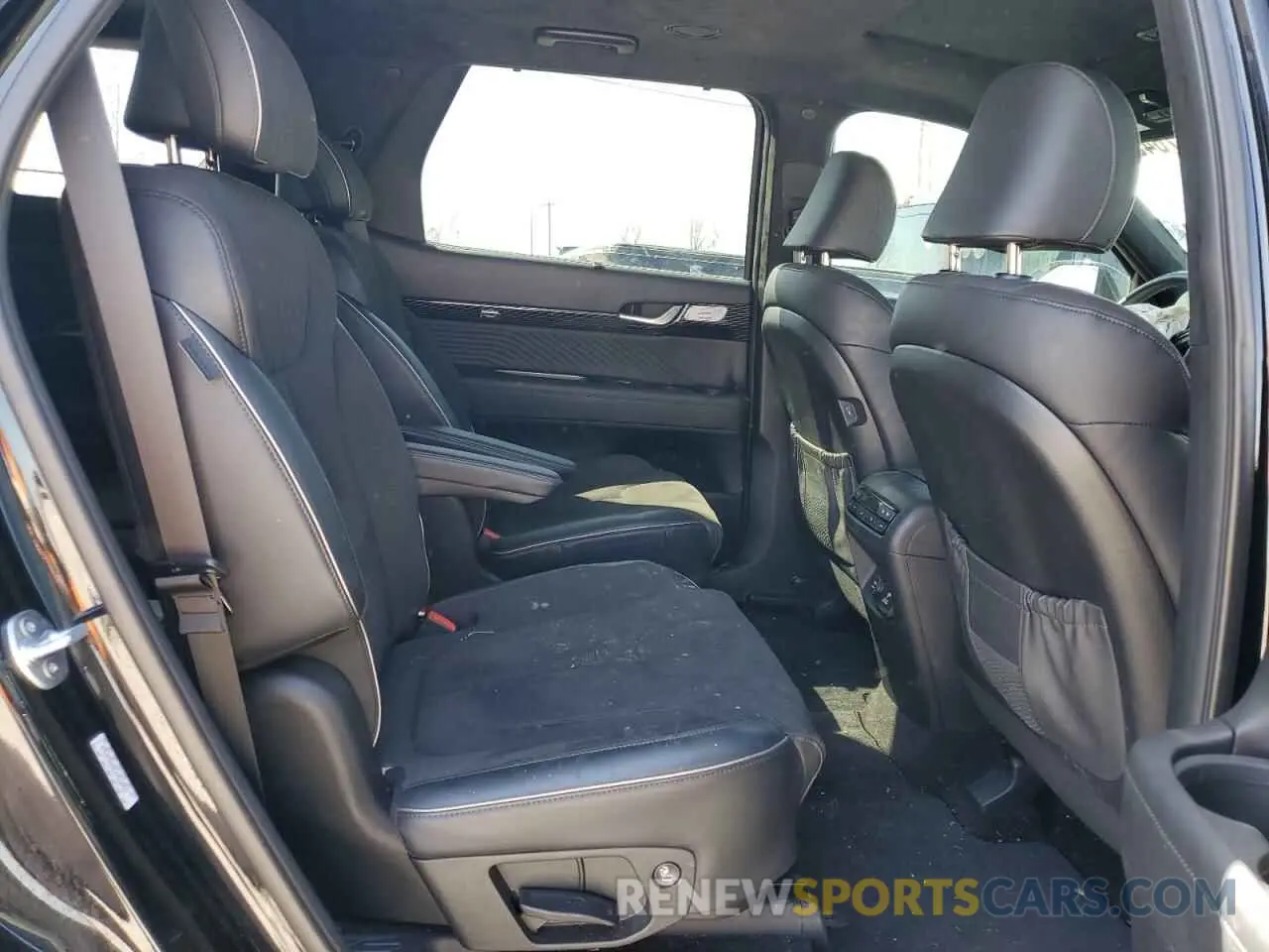 11 Photograph of a damaged car KM8R7DGE0RU698445 HYUNDAI PALISADE 2024