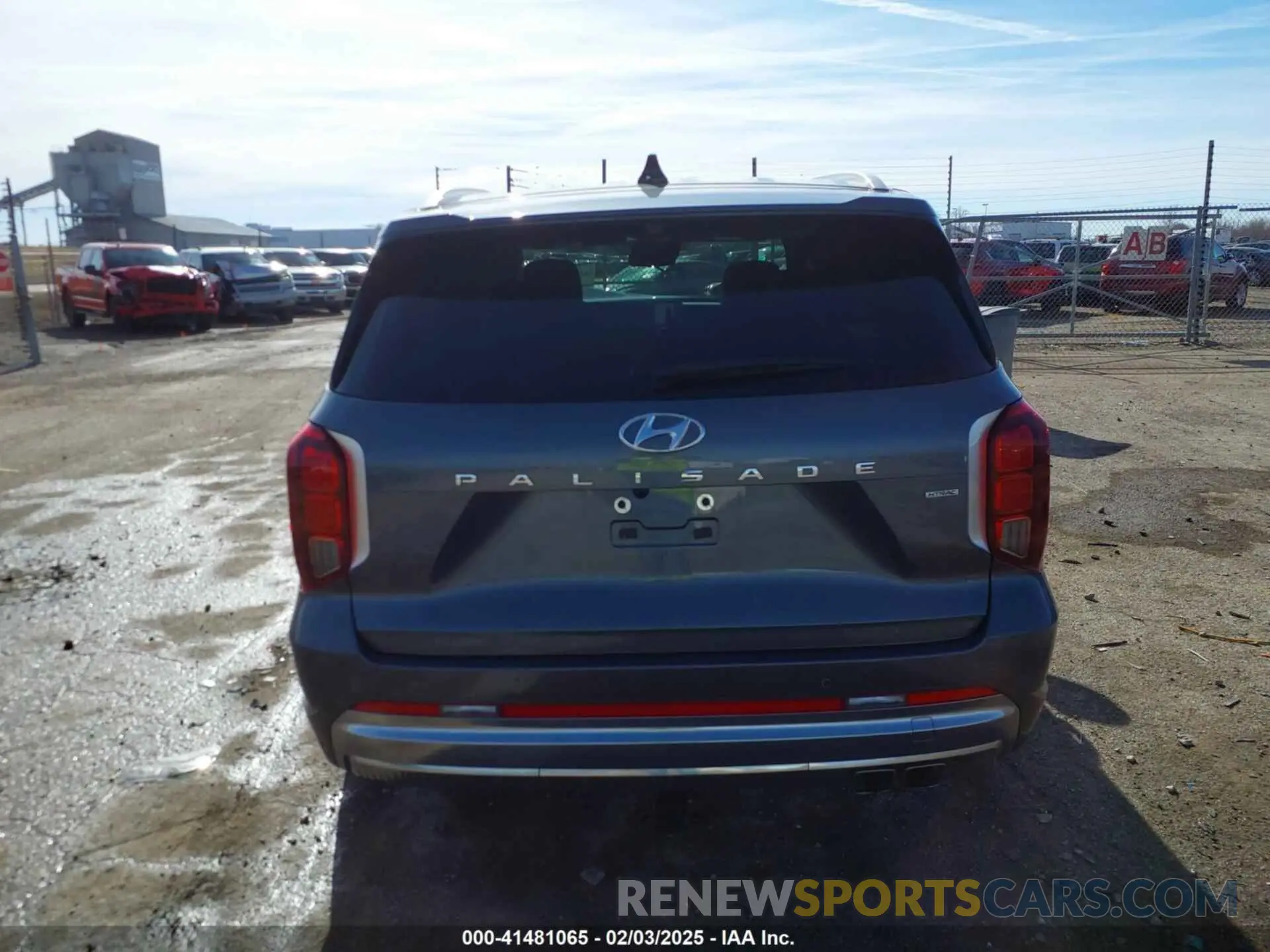 17 Photograph of a damaged car KM8R7DGE0RU743111 HYUNDAI PALISADE 2024