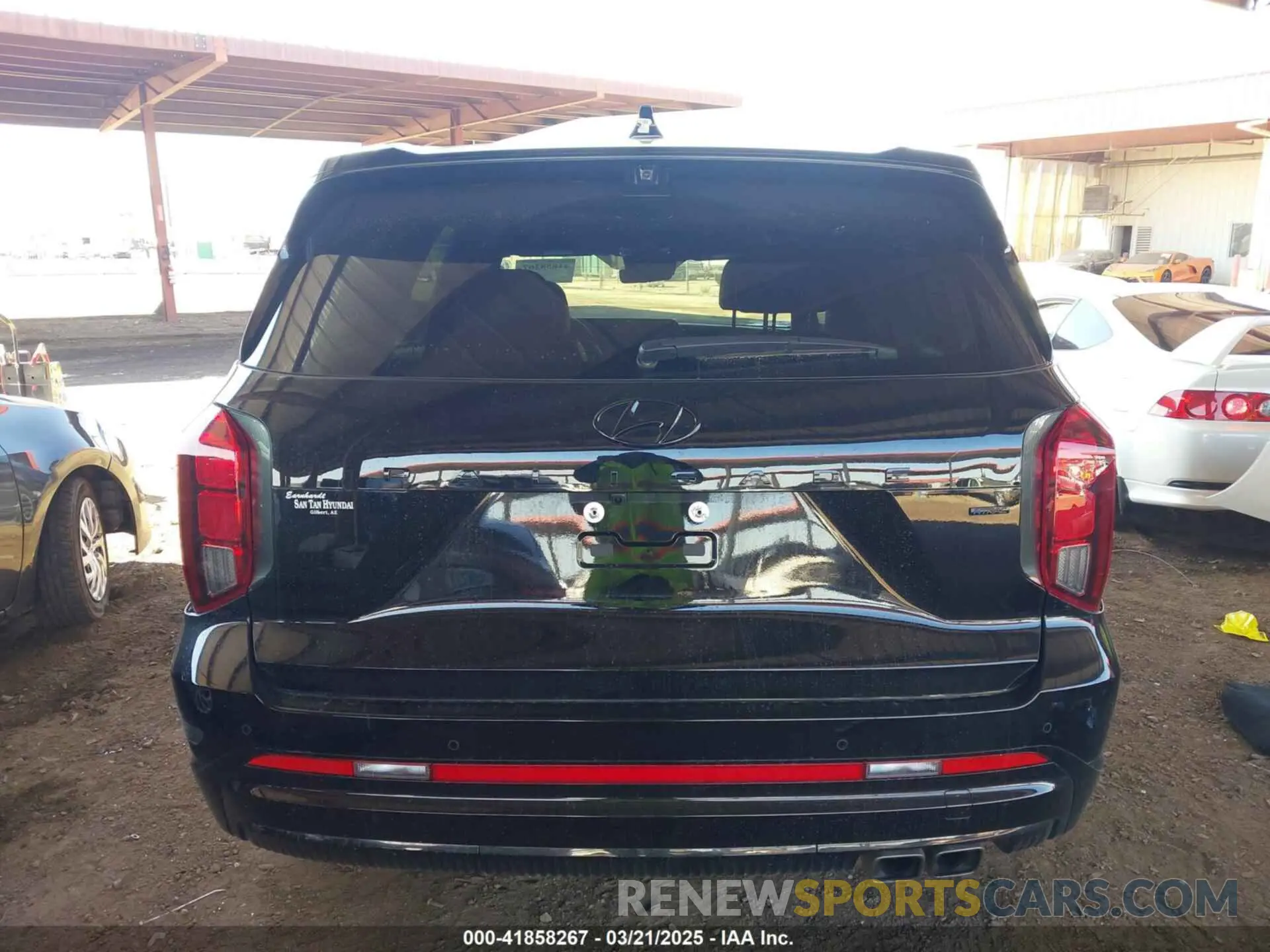 17 Photograph of a damaged car KM8R7DGE1RU737737 HYUNDAI PALISADE 2024