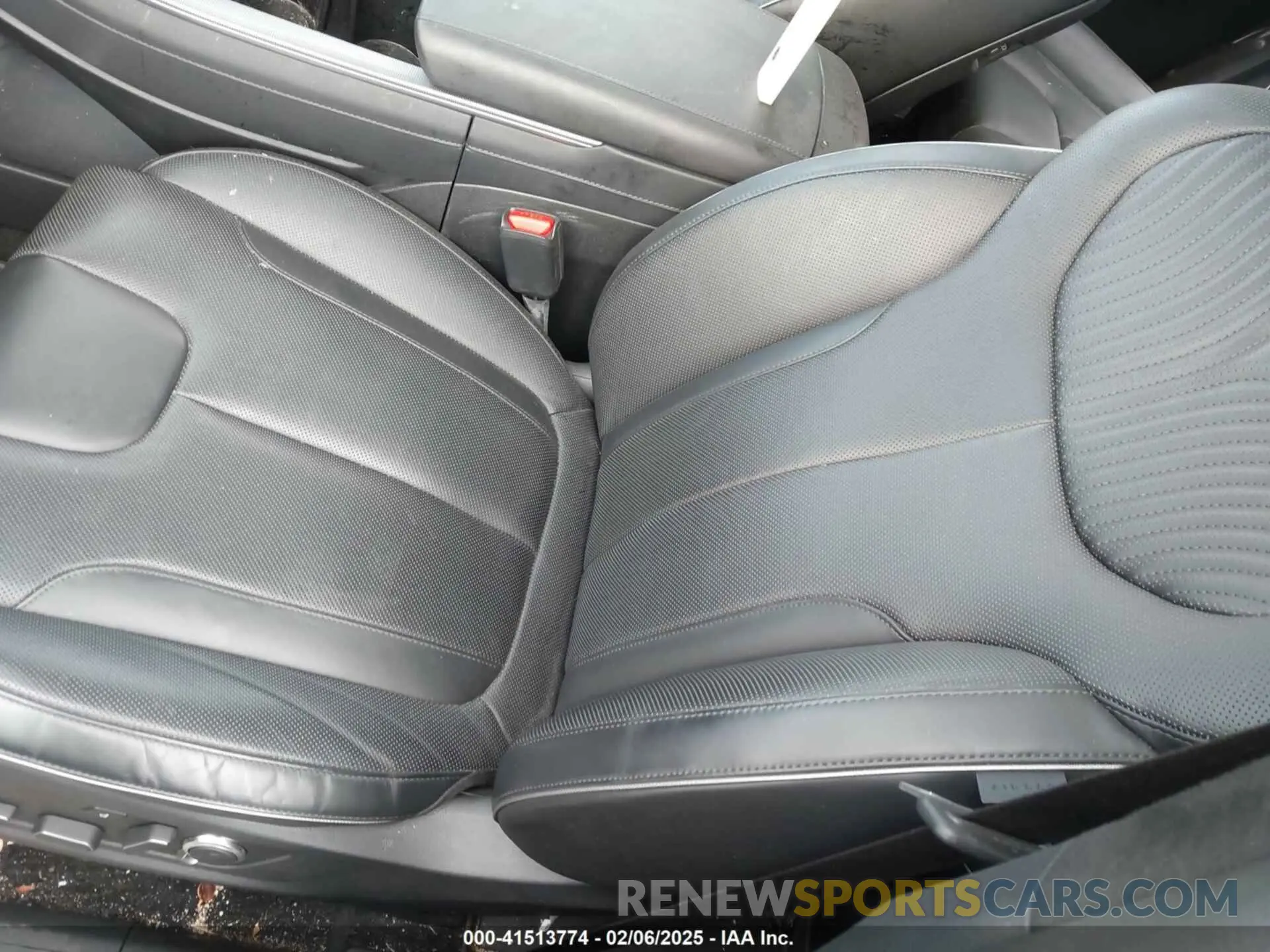 19 Photograph of a damaged car KM8R7DGE2RU691058 HYUNDAI PALISADE 2024