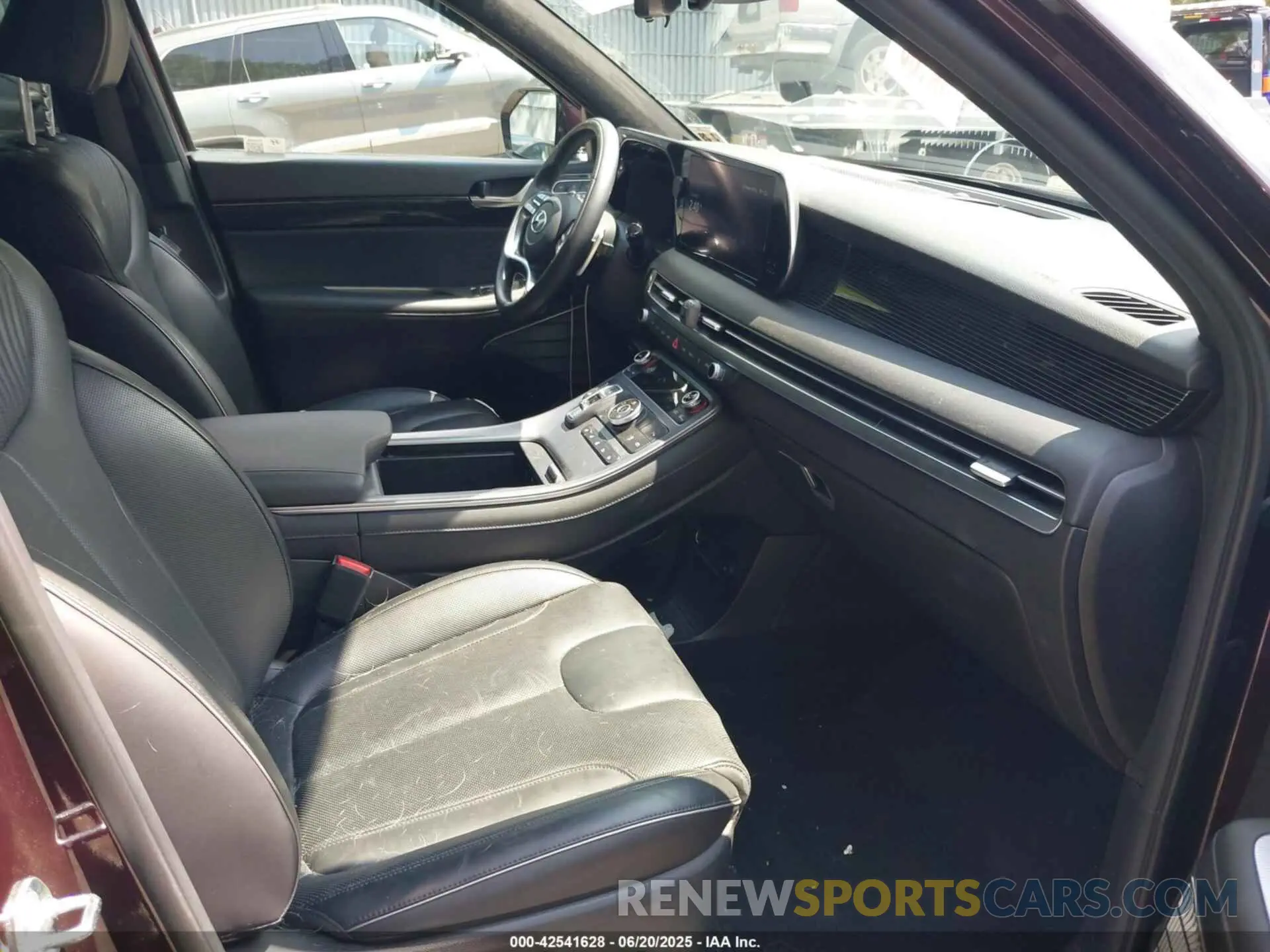 5 Photograph of a damaged car KM8R7DGE2RU708604 HYUNDAI PALISADE 2024