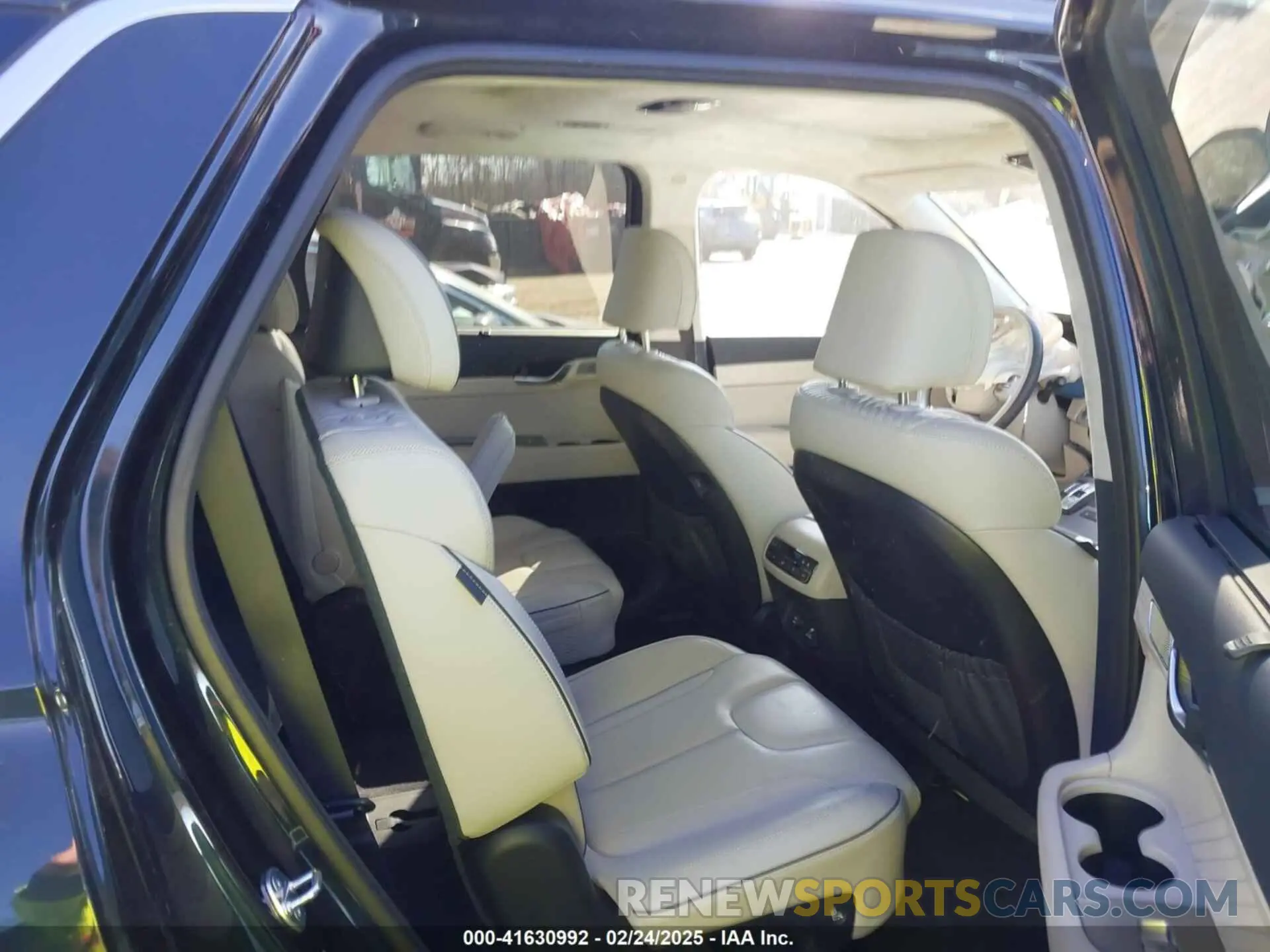 8 Photograph of a damaged car KM8R7DGE3RU656156 HYUNDAI PALISADE 2024
