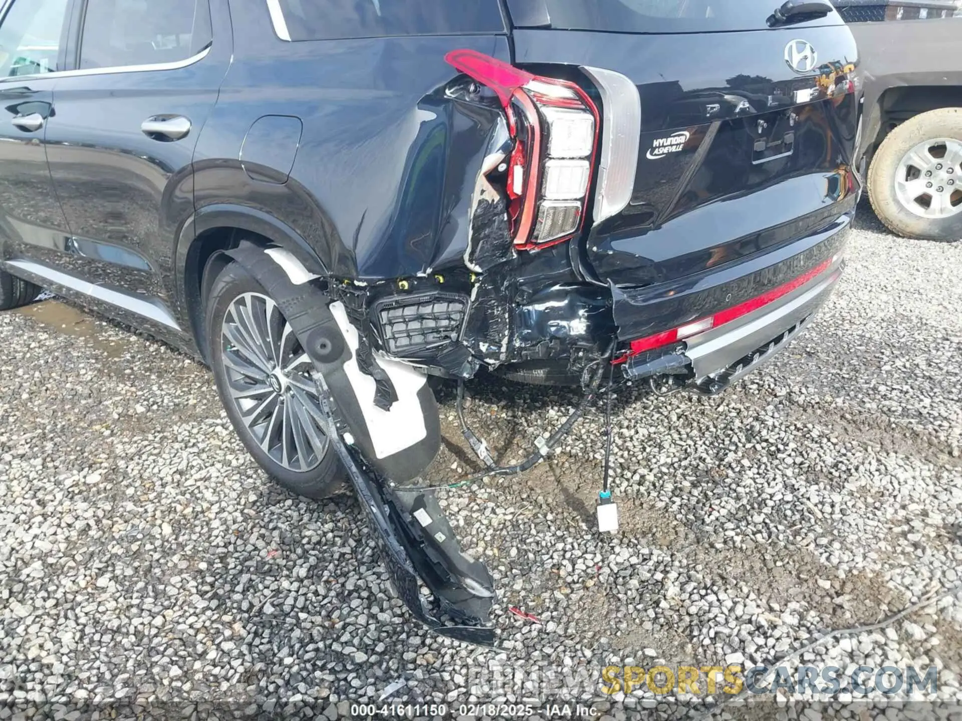 18 Photograph of a damaged car KM8R7DGE3RU754104 HYUNDAI PALISADE 2024