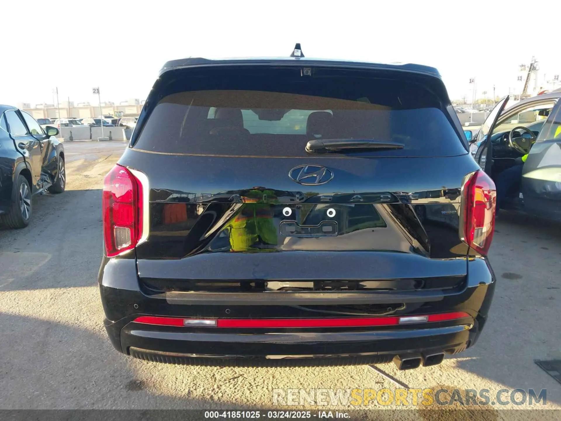 16 Photograph of a damaged car KM8R7DGE3RU806606 HYUNDAI PALISADE 2024