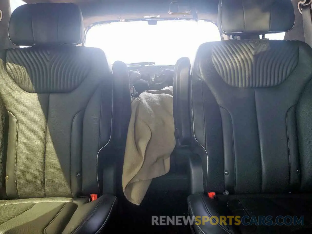 10 Photograph of a damaged car KM8R7DGE4RU658515 HYUNDAI PALISADE 2024