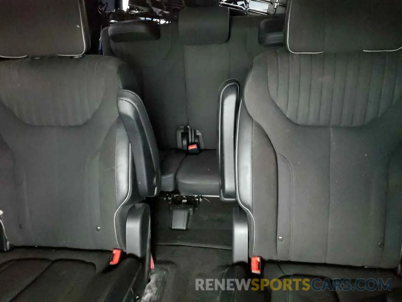 10 Photograph of a damaged car KM8R7DGE4RU688467 HYUNDAI PALISADE 2024