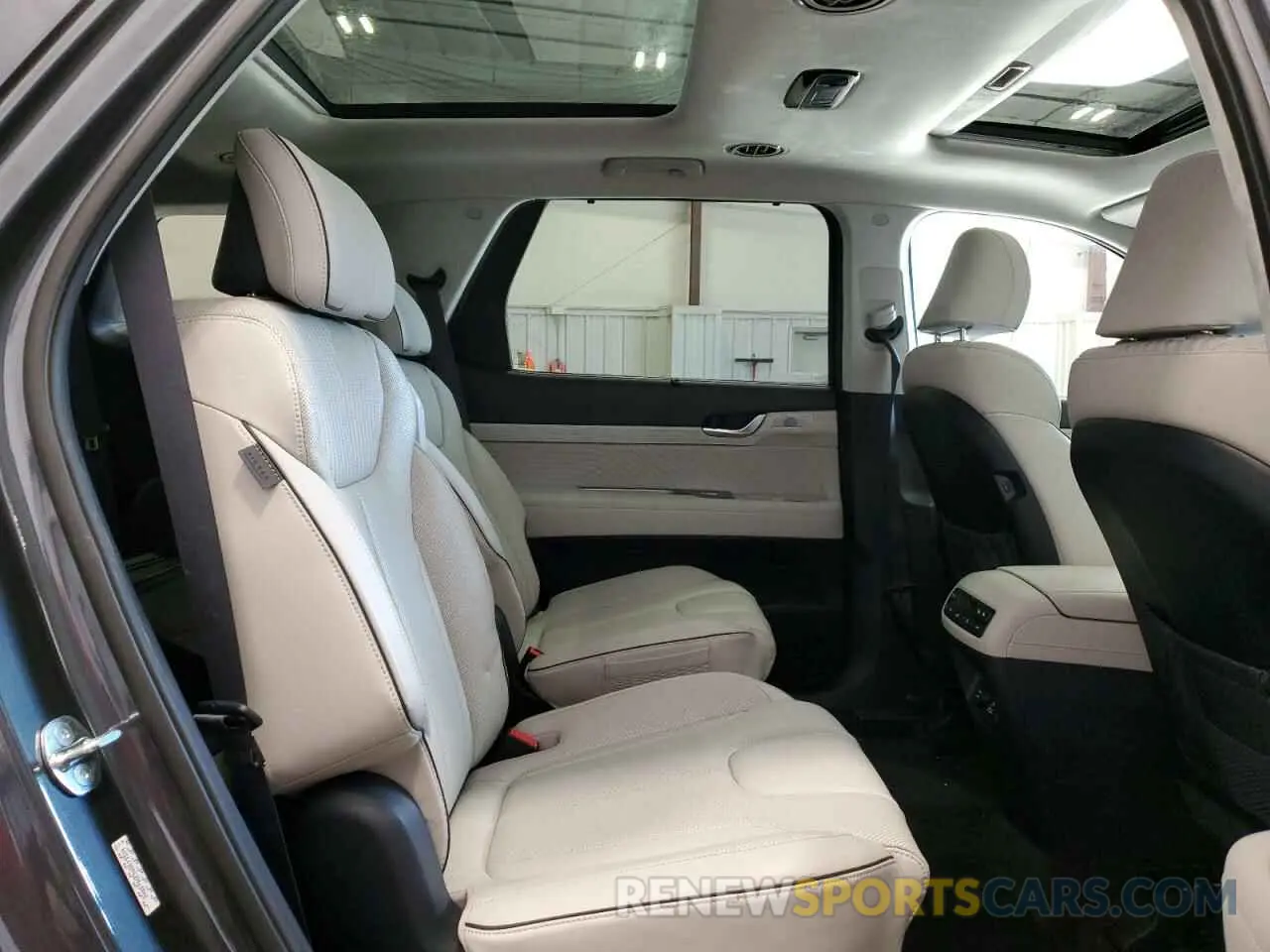 11 Photograph of a damaged car KM8R7DGE5RU673329 HYUNDAI PALISADE 2024