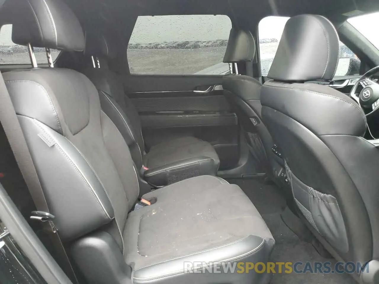 11 Photograph of a damaged car KM8R7DGE5RU707611 HYUNDAI PALISADE 2024