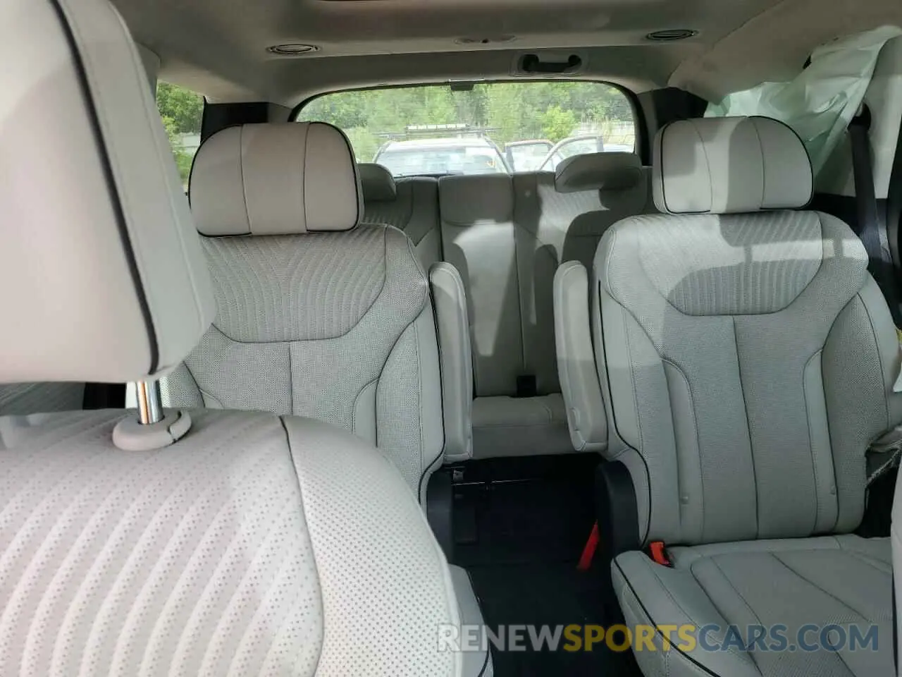 10 Photograph of a damaged car KM8R7DGE5RU785211 HYUNDAI PALISADE 2024