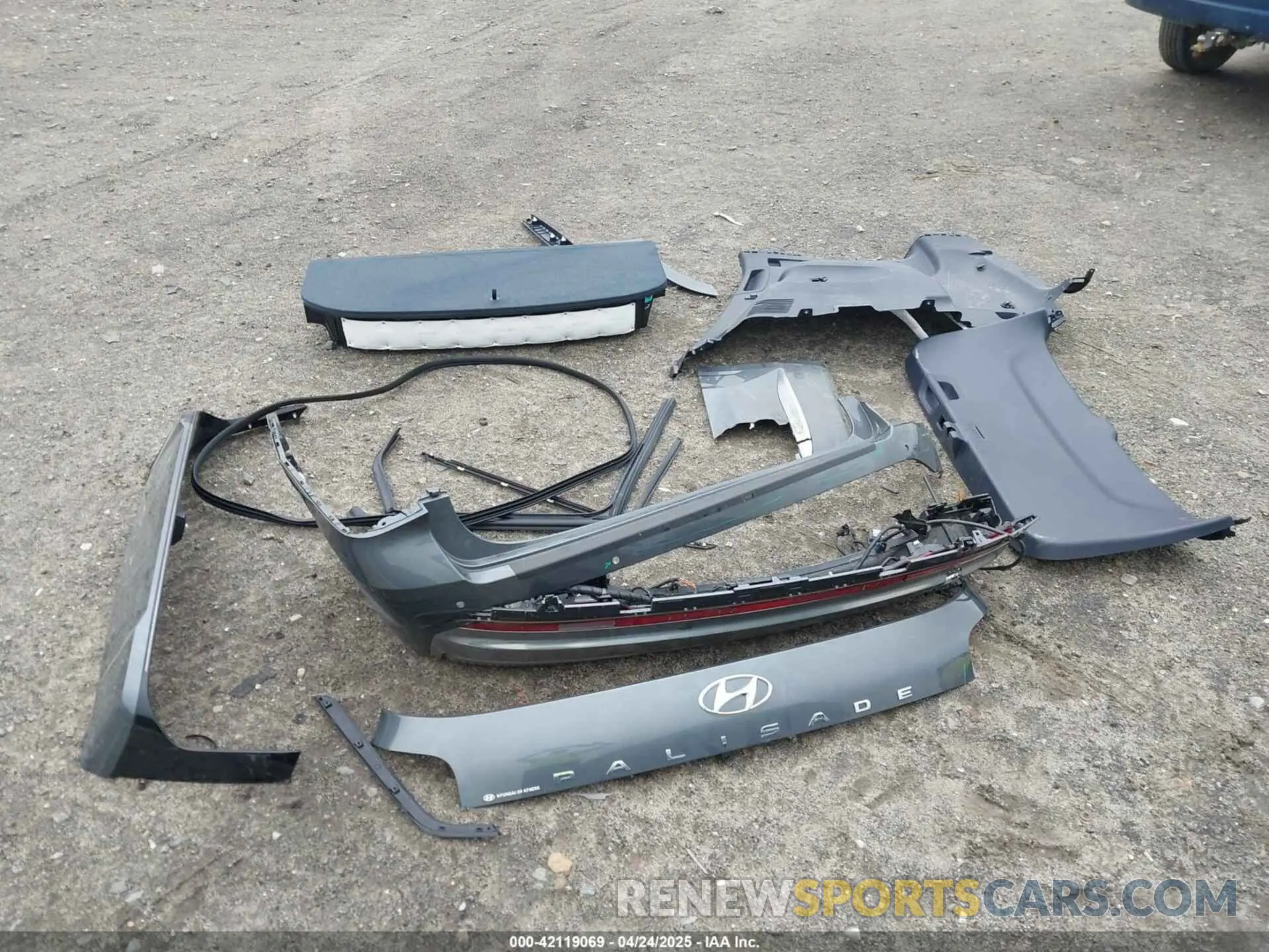 12 Photograph of a damaged car KM8R7DGE5RU806672 HYUNDAI PALISADE 2024