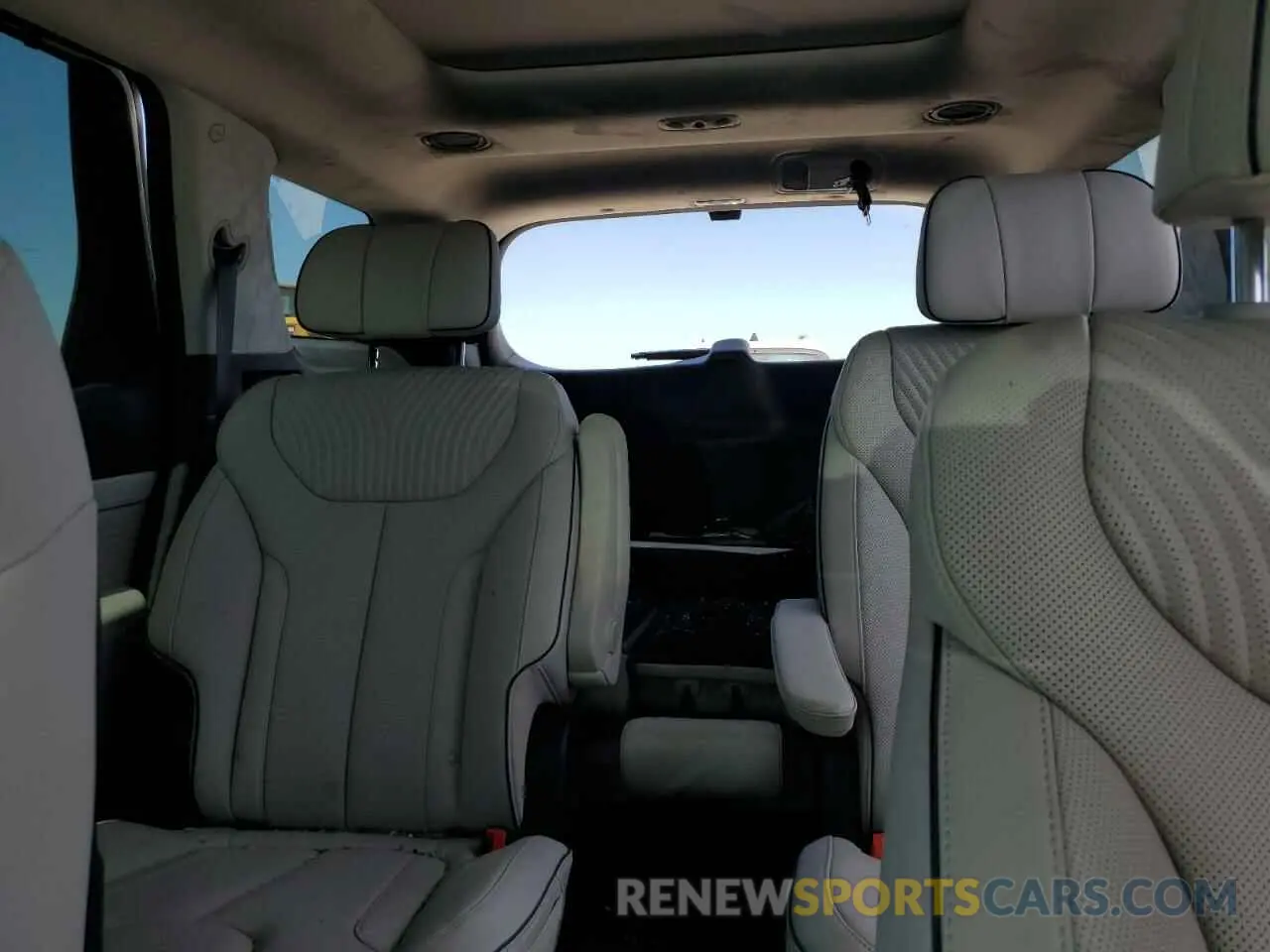 10 Photograph of a damaged car KM8R7DGE6RU661545 HYUNDAI PALISADE 2024
