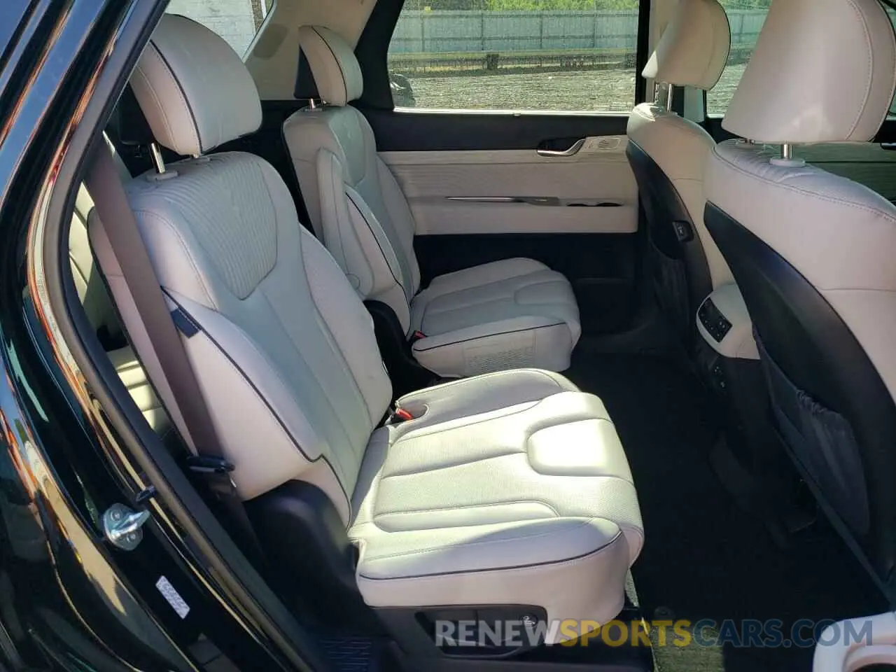 11 Photograph of a damaged car KM8R7DGE6RU757952 HYUNDAI PALISADE 2024
