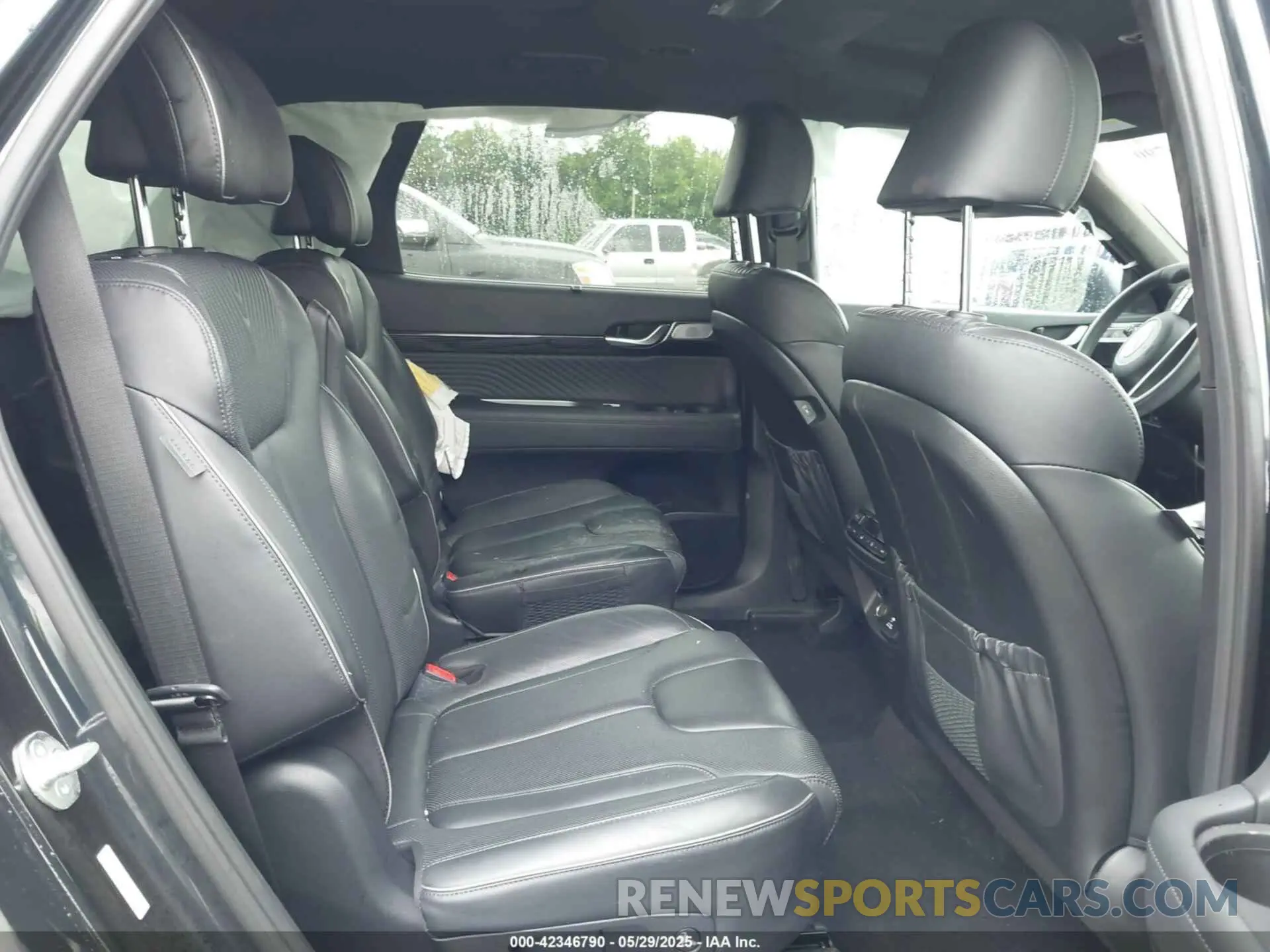 8 Photograph of a damaged car KM8R7DGE7RU650635 HYUNDAI PALISADE 2024