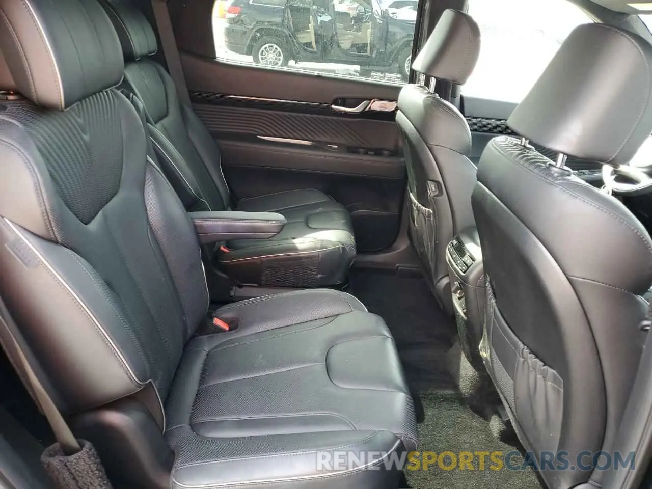 11 Photograph of a damaged car KM8R7DGE7RU661909 HYUNDAI PALISADE 2024