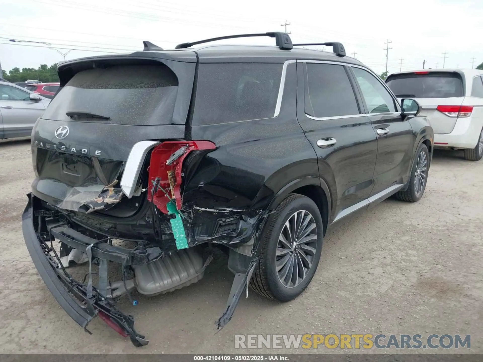 4 Photograph of a damaged car KM8R7DGE7RU687572 HYUNDAI PALISADE 2024