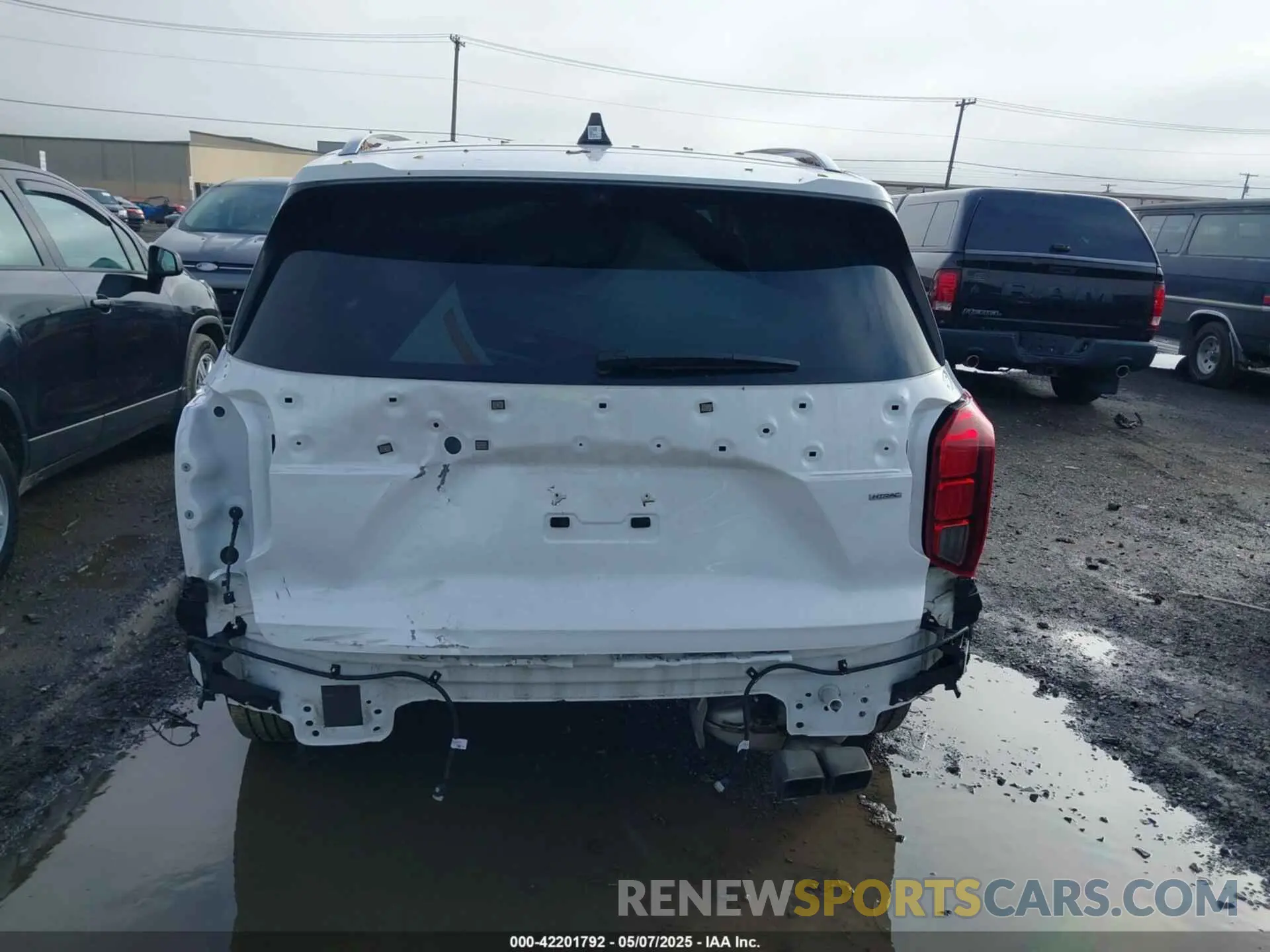 16 Photograph of a damaged car KM8R7DGE7RU711241 HYUNDAI PALISADE 2024