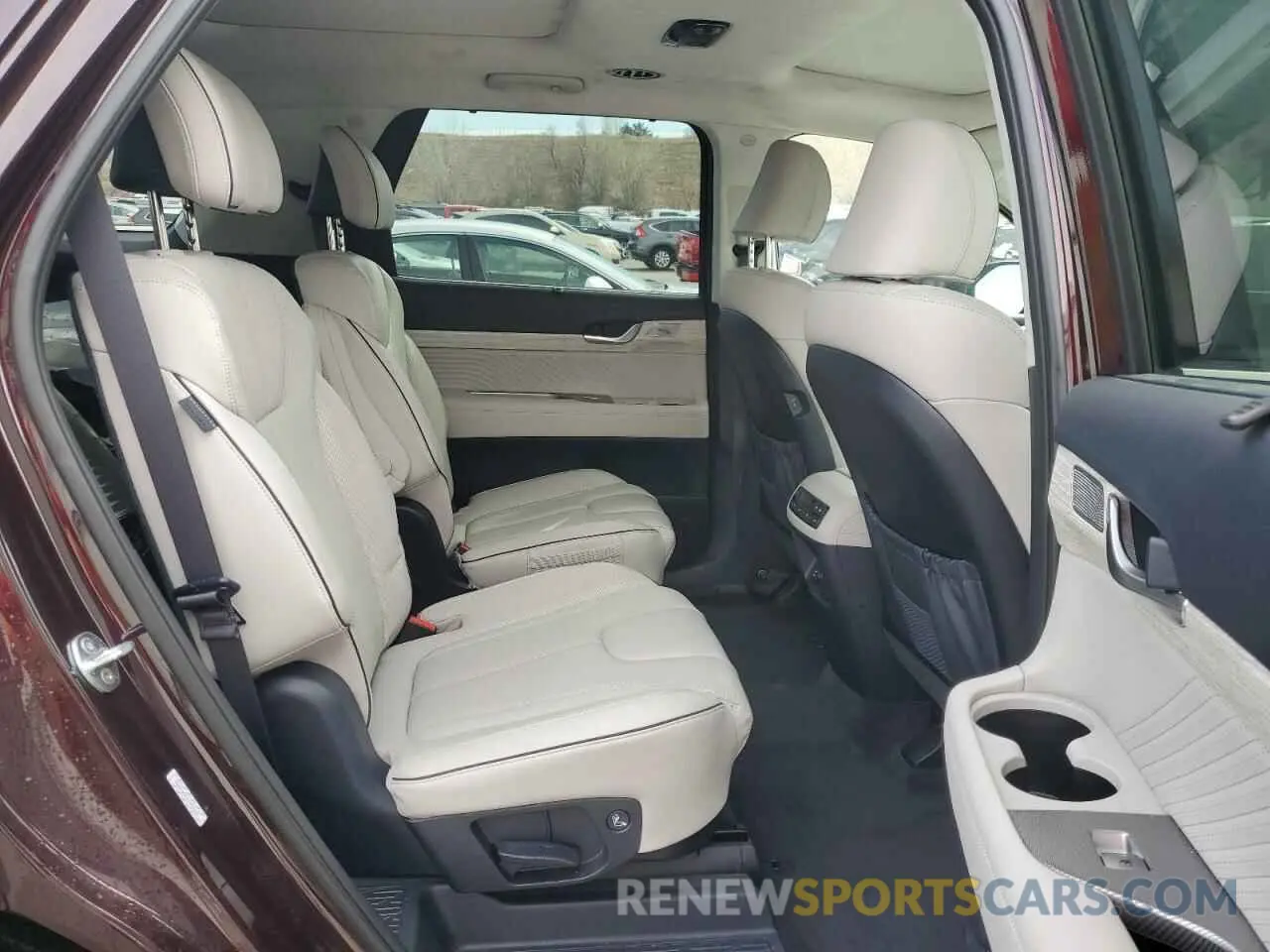 11 Photograph of a damaged car KM8R7DGE7RU731246 HYUNDAI PALISADE 2024