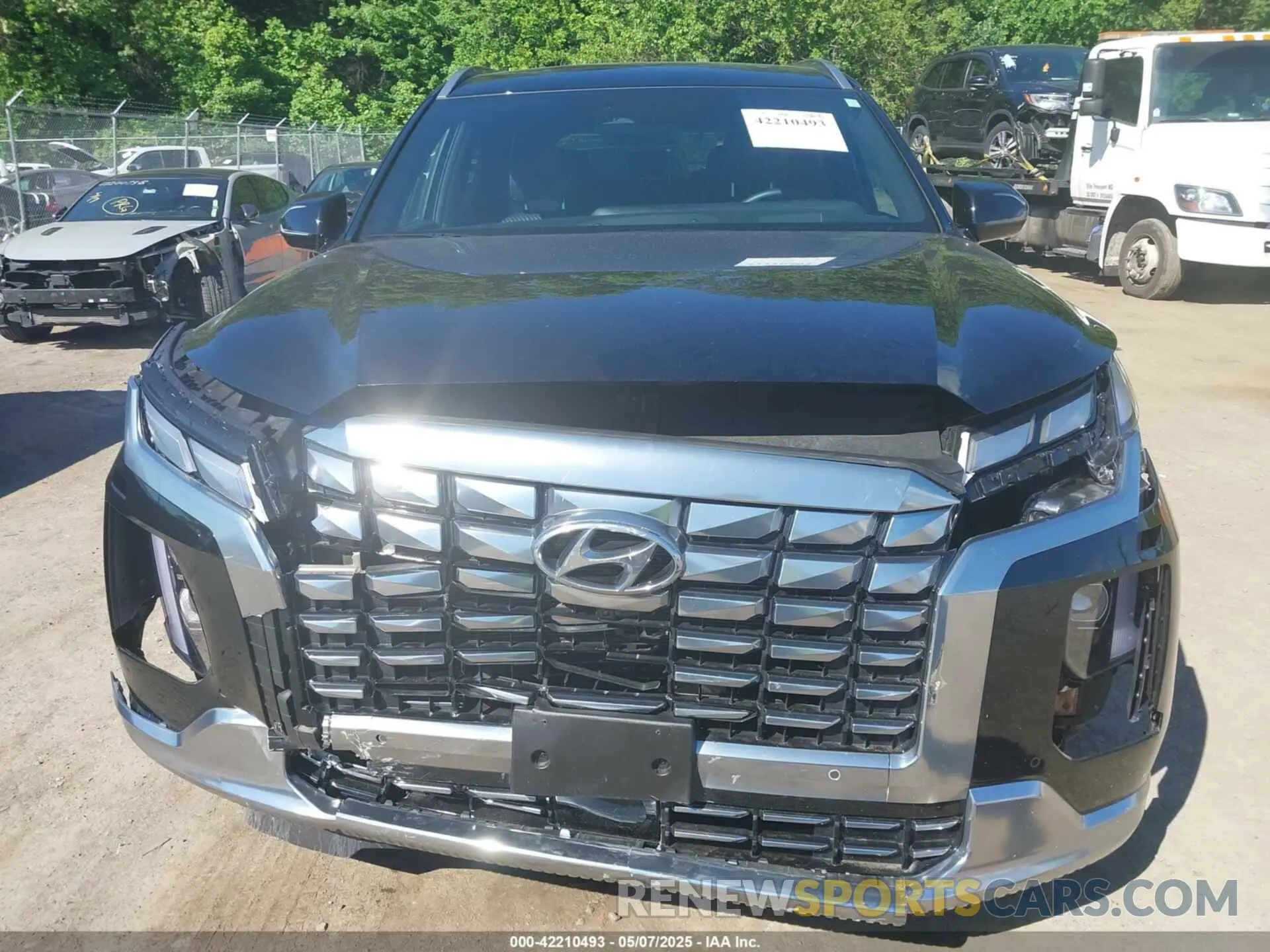 12 Photograph of a damaged car KM8R7DGE7RU795772 HYUNDAI PALISADE 2024