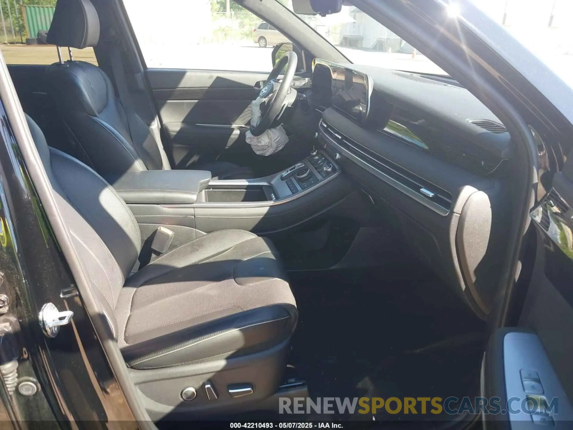 5 Photograph of a damaged car KM8R7DGE7RU795772 HYUNDAI PALISADE 2024
