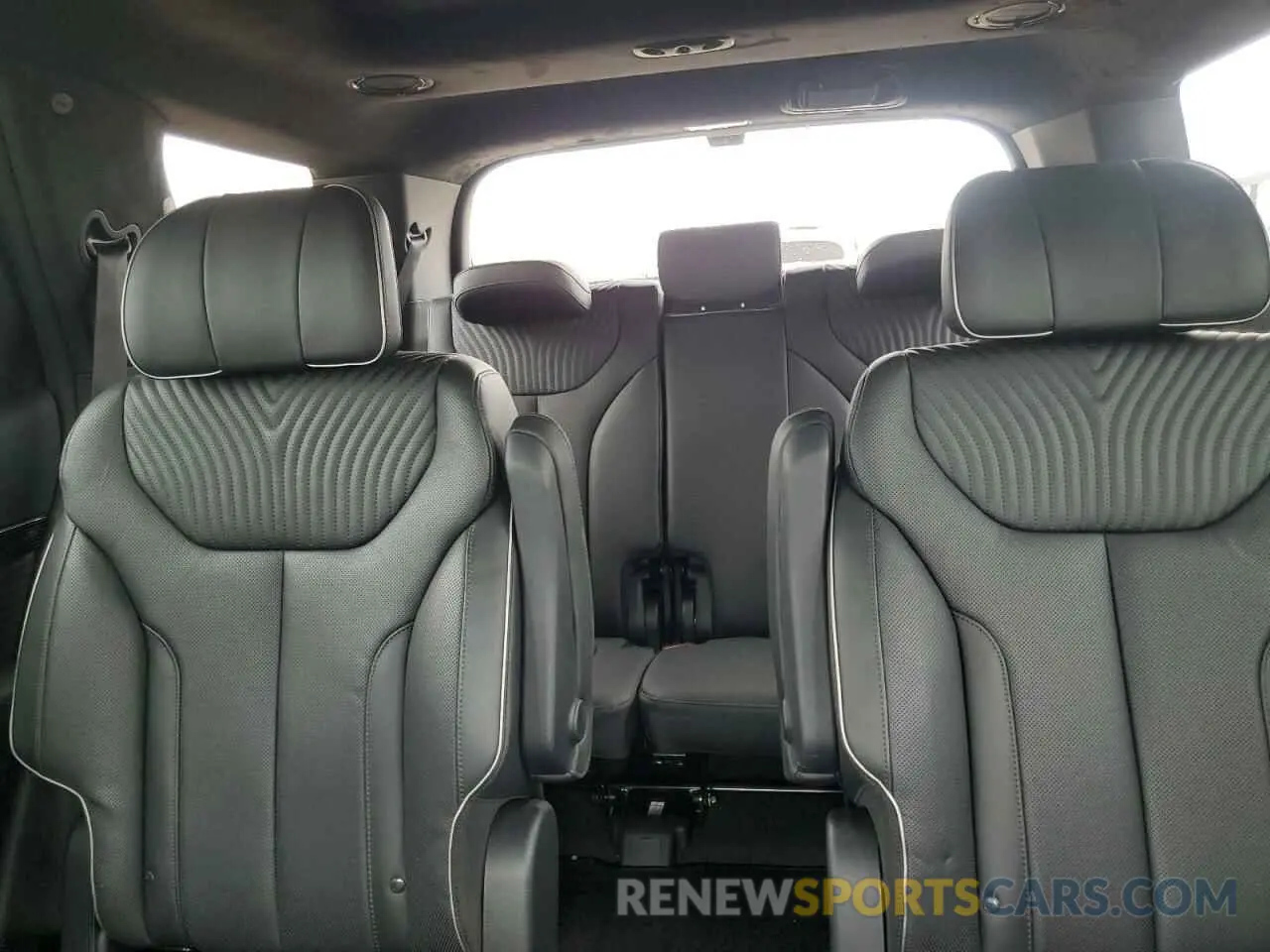 10 Photograph of a damaged car KM8R7DGE8RU656184 HYUNDAI PALISADE 2024