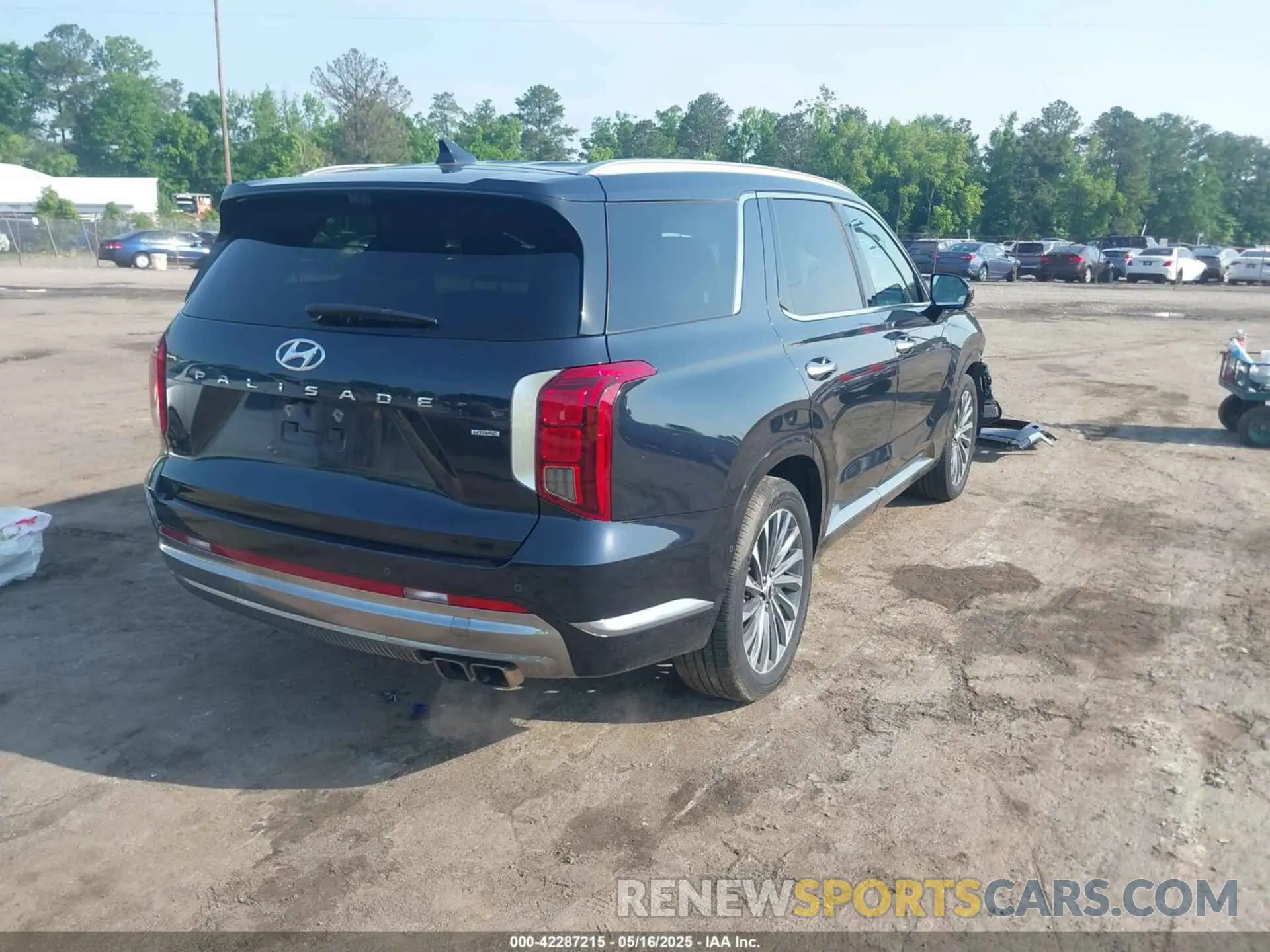 4 Photograph of a damaged car KM8R7DGE8RU690142 HYUNDAI PALISADE 2024