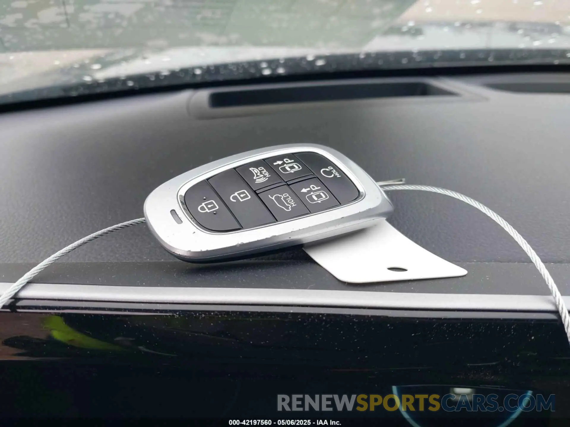 11 Photograph of a damaged car KM8R7DGE8RU745060 HYUNDAI PALISADE 2024