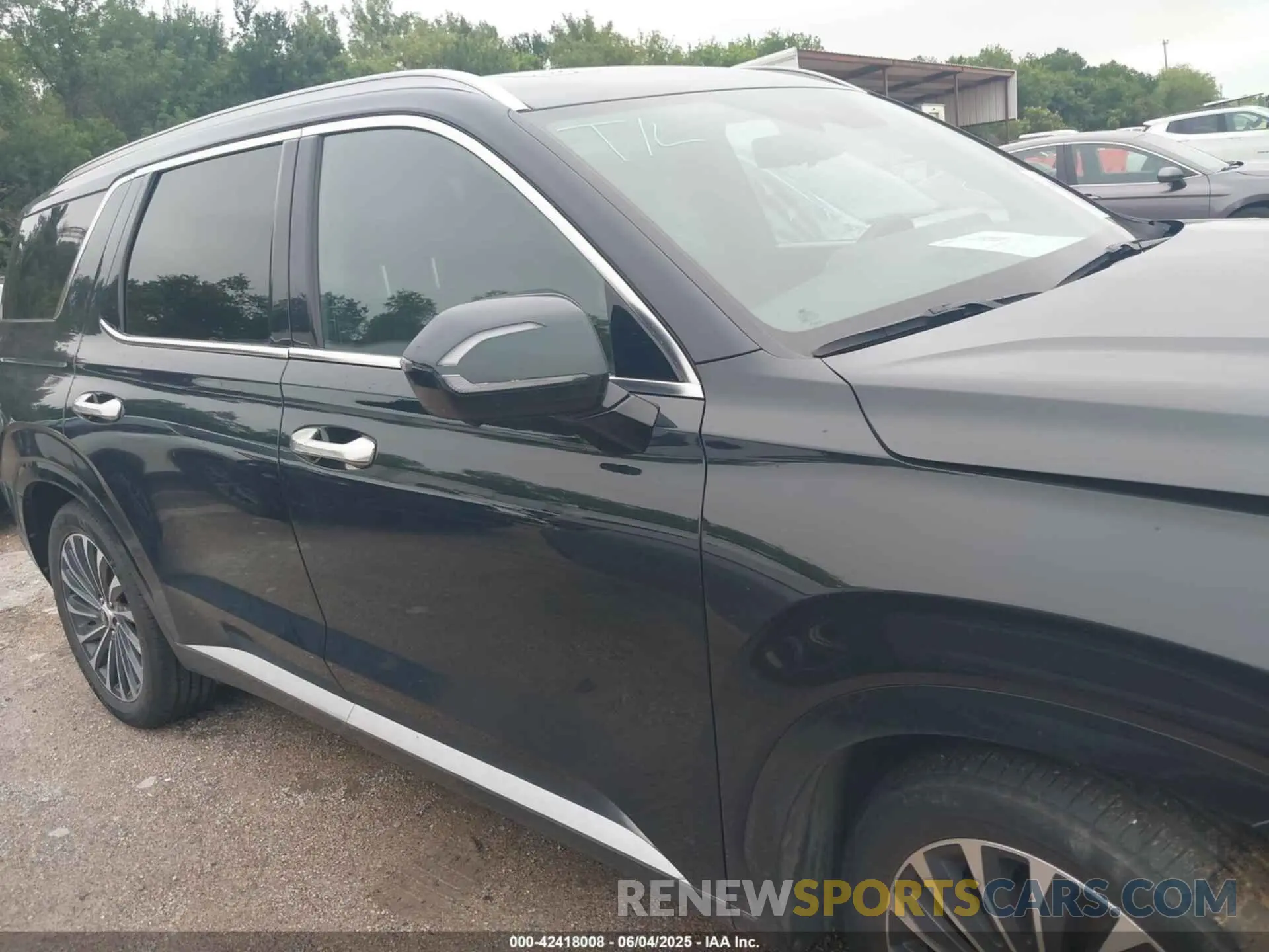 13 Photograph of a damaged car KM8R7DGE9RU682812 HYUNDAI PALISADE 2024
