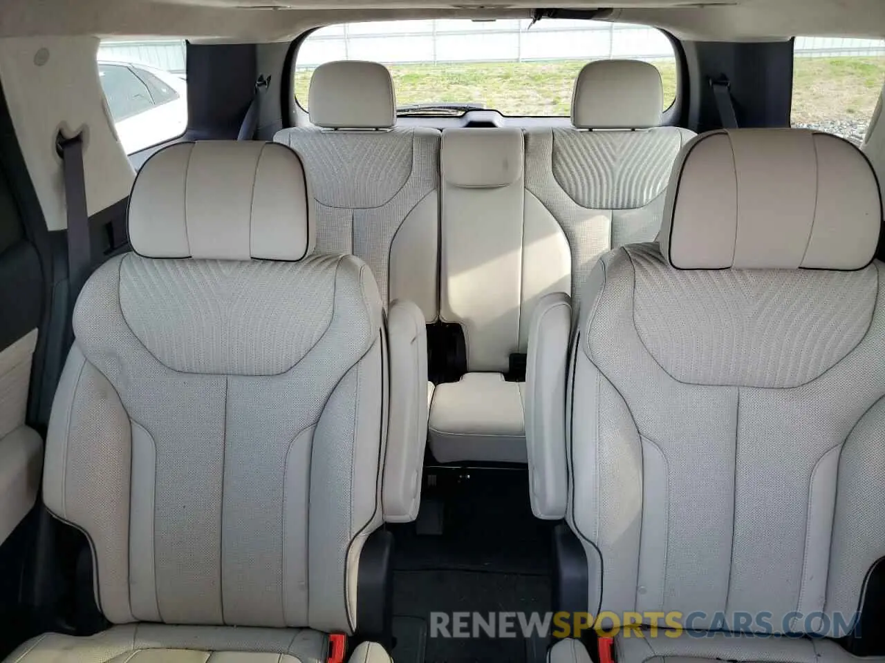 10 Photograph of a damaged car KM8R7DGE9RU701715 HYUNDAI PALISADE 2024
