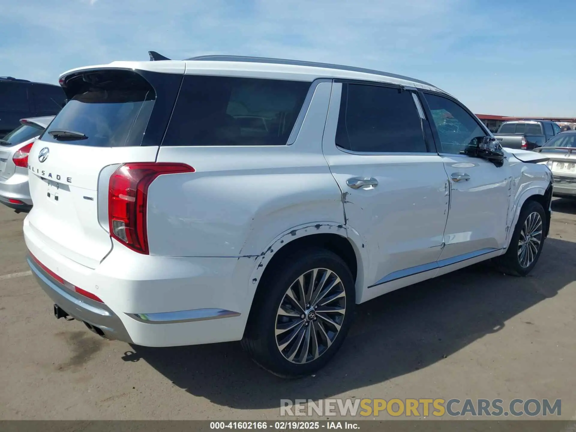 4 Photograph of a damaged car KM8R7DGE9RU702184 HYUNDAI PALISADE 2024