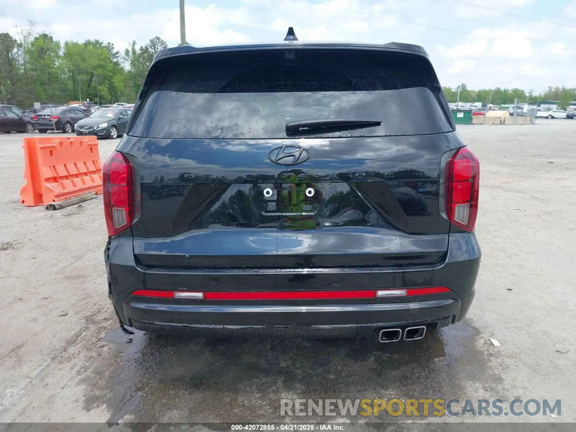 16 Photograph of a damaged car KM8R7DGE9RU739025 HYUNDAI PALISADE 2024