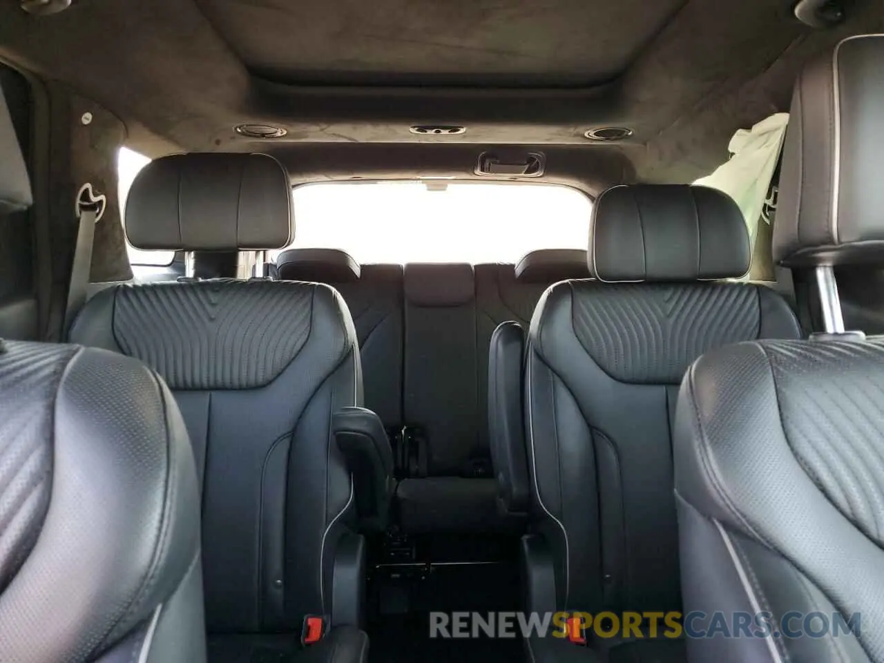 10 Photograph of a damaged car KM8R7DGEXRU708611 HYUNDAI PALISADE 2024