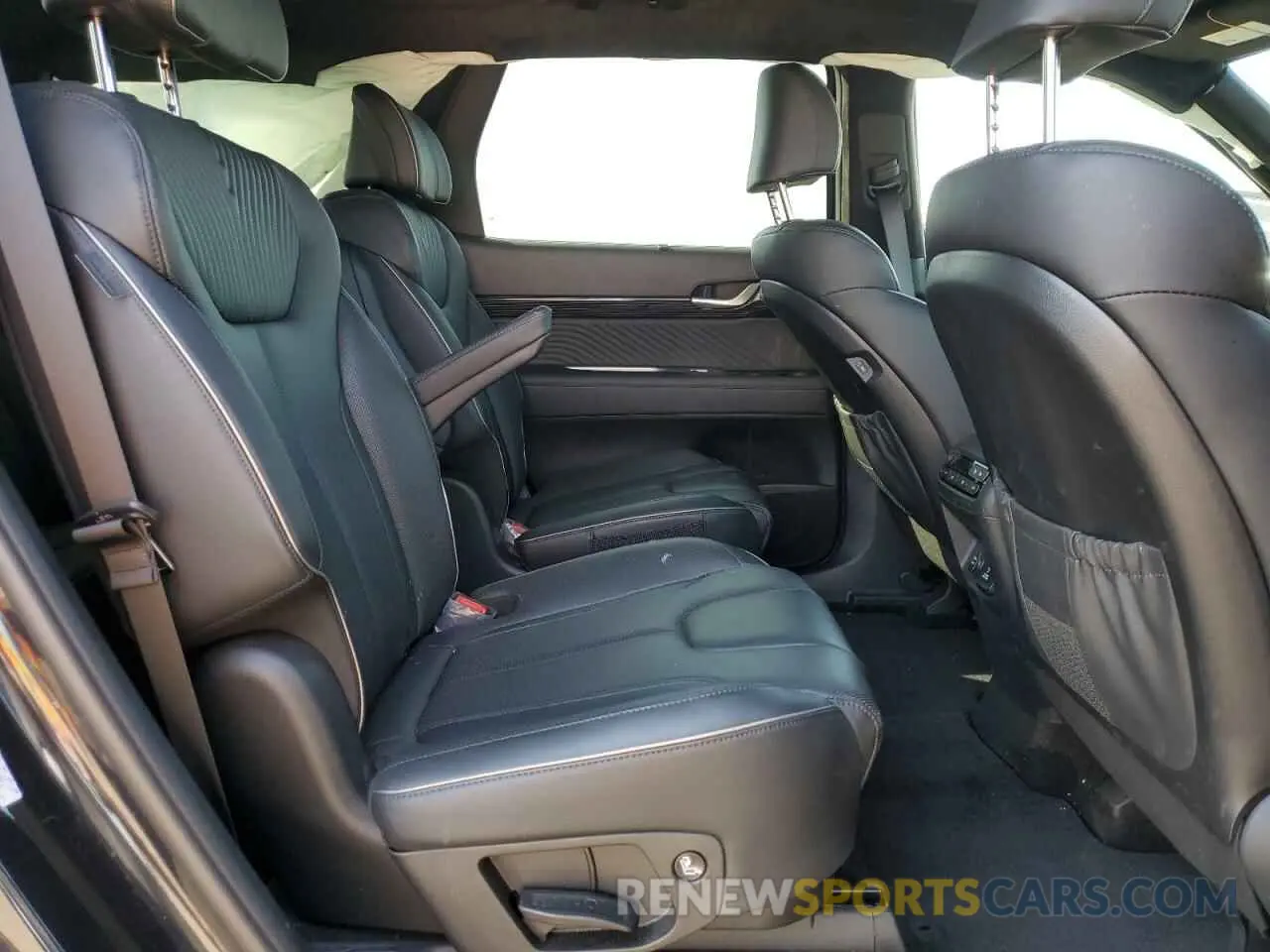 11 Photograph of a damaged car KM8R7DGEXRU708611 HYUNDAI PALISADE 2024
