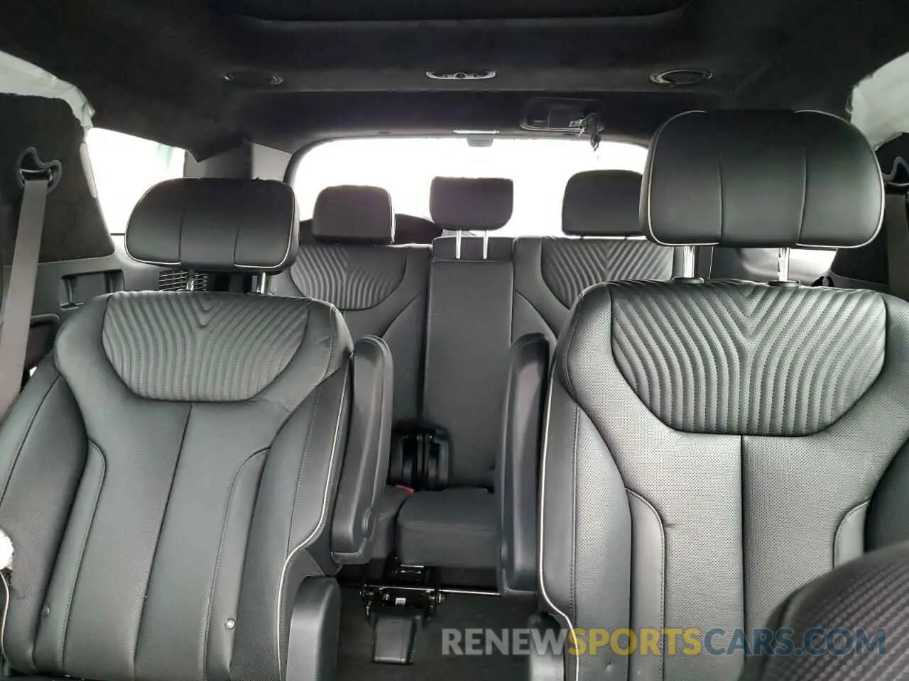 10 Photograph of a damaged car KM8R7DGEXRU754861 HYUNDAI PALISADE 2024