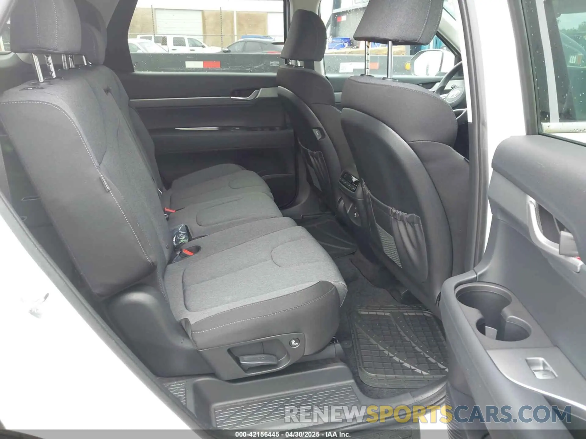 8 Photograph of a damaged car KM8R14GE5SU887907 HYUNDAI PALISADE 2025