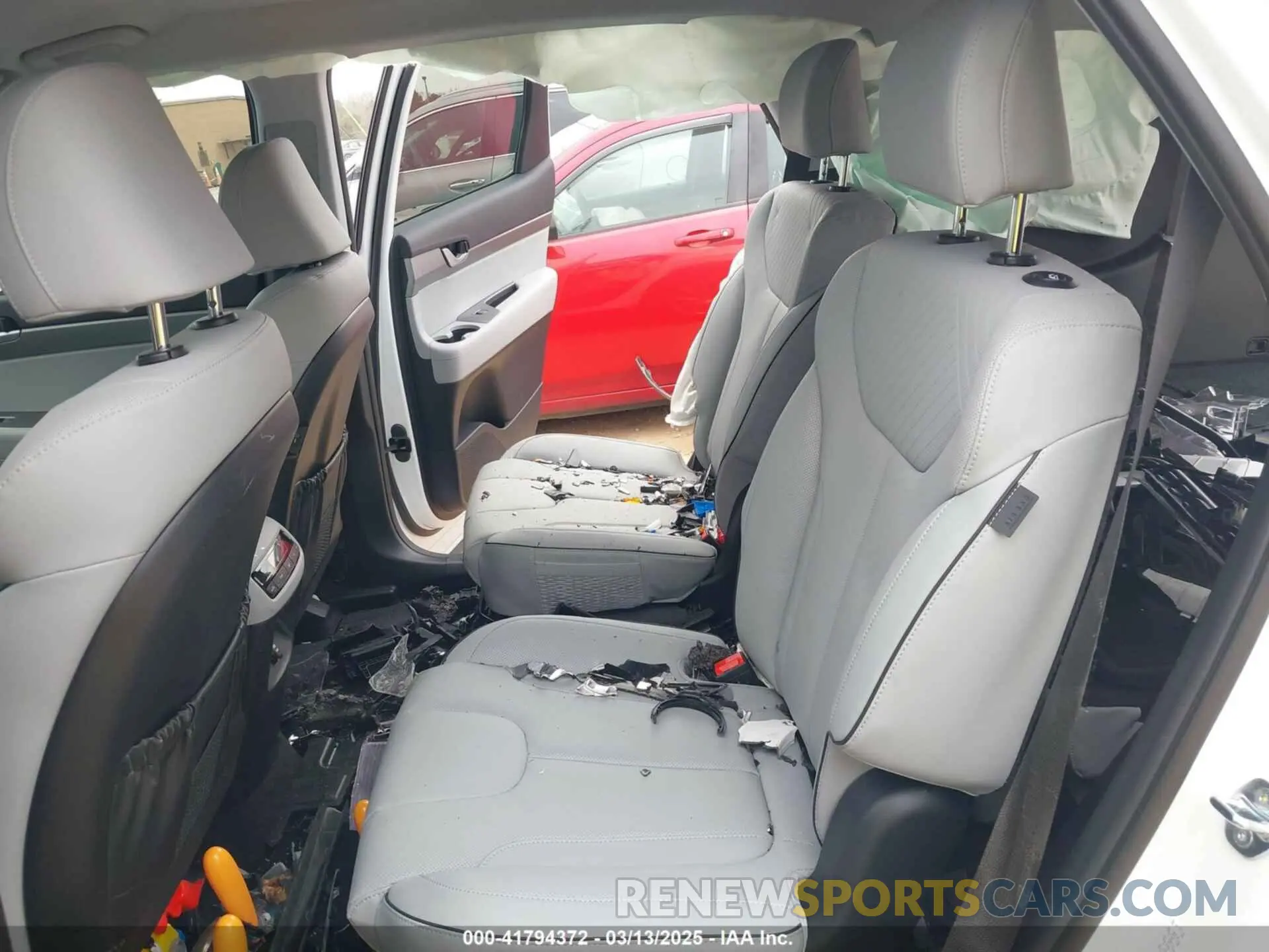 8 Photograph of a damaged car KM8R24GE1SU830438 HYUNDAI PALISADE 2025