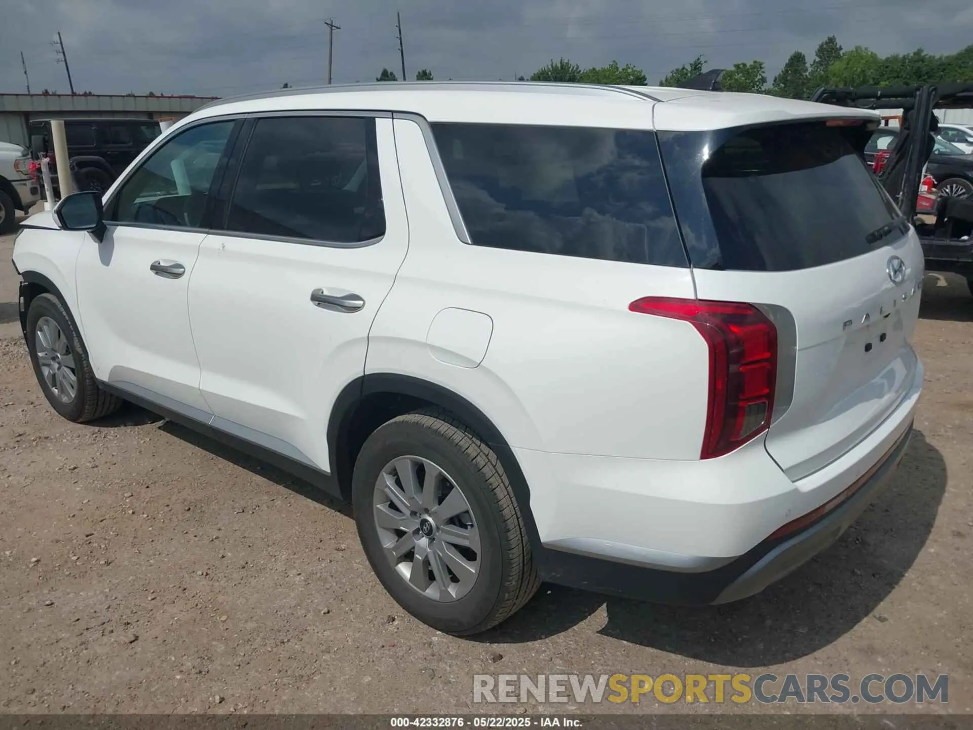 3 Photograph of a damaged car KM8R24GE4SU831034 HYUNDAI PALISADE 2025