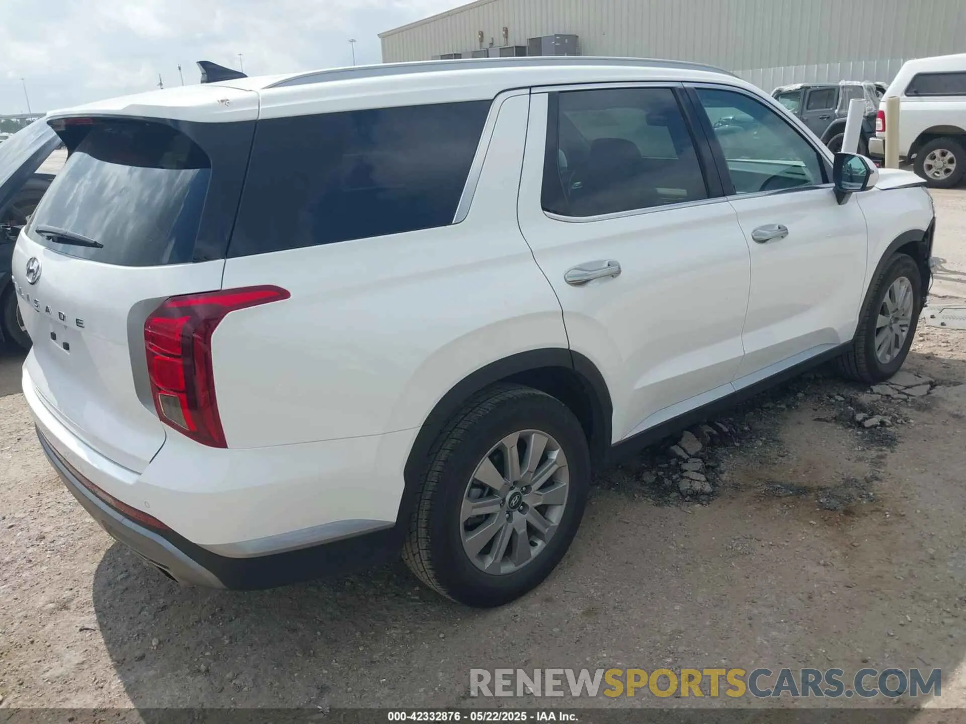 4 Photograph of a damaged car KM8R24GE4SU831034 HYUNDAI PALISADE 2025