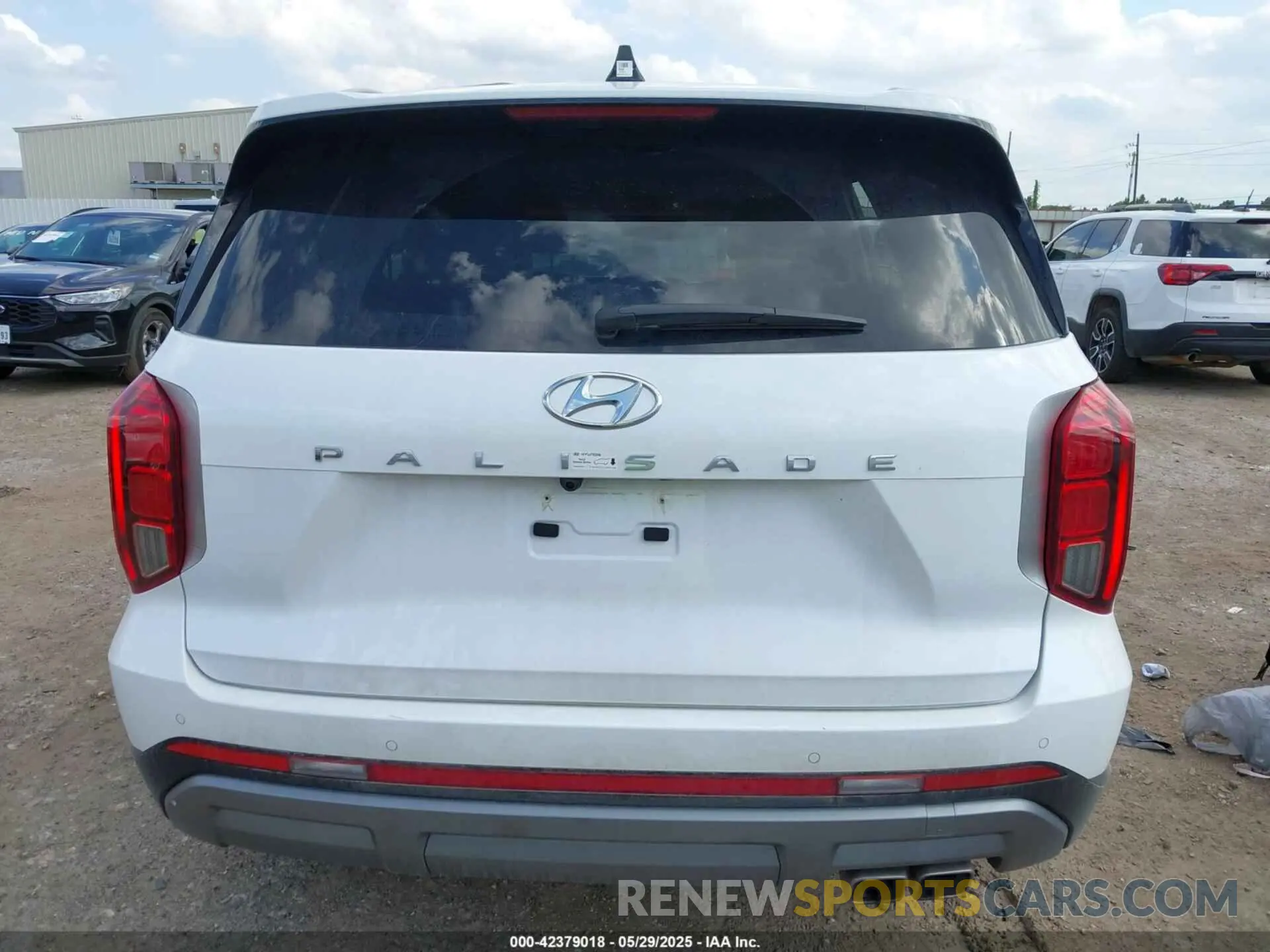 15 Photograph of a damaged car KM8R24GE6SU904677 HYUNDAI PALISADE 2025
