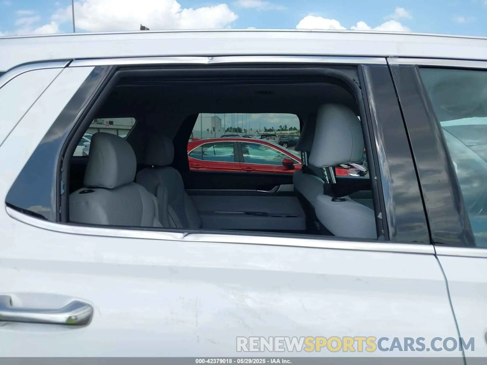 16 Photograph of a damaged car KM8R24GE6SU904677 HYUNDAI PALISADE 2025