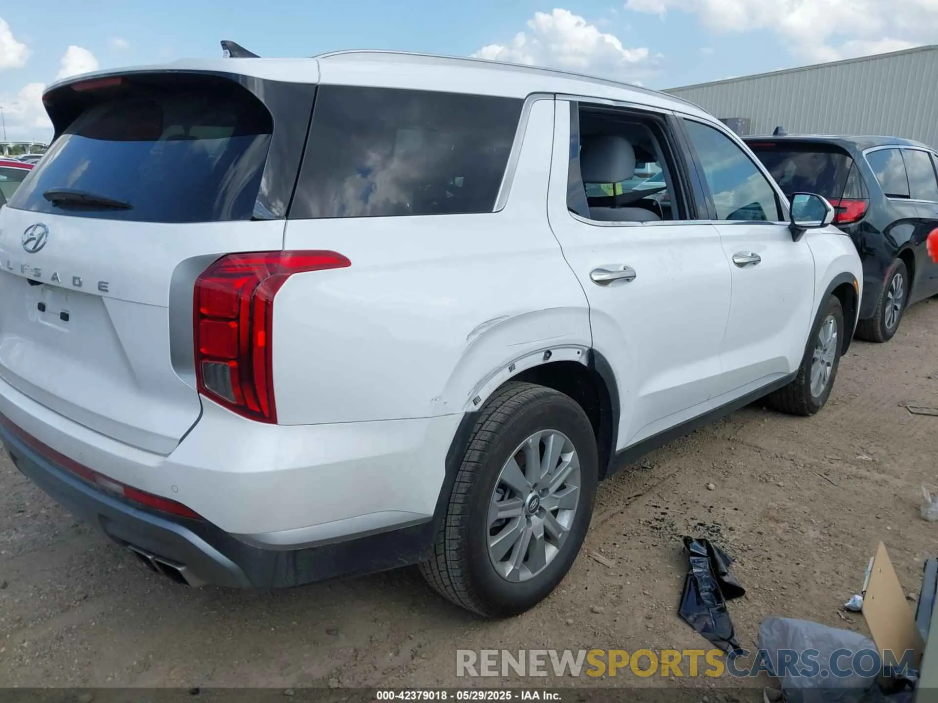 4 Photograph of a damaged car KM8R24GE6SU904677 HYUNDAI PALISADE 2025