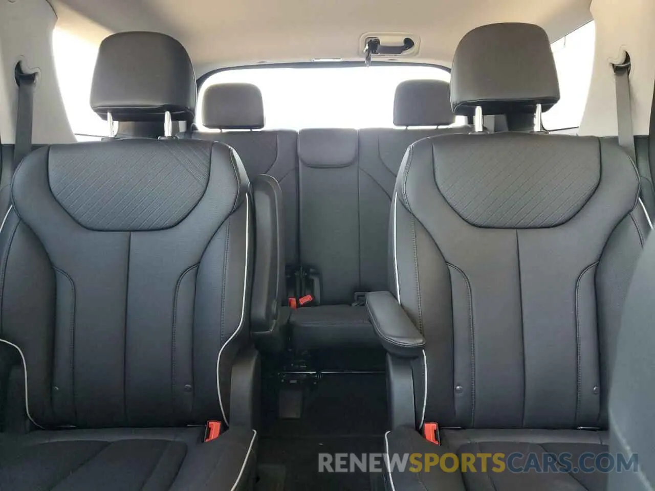 10 Photograph of a damaged car KM8R24GE8SU853215 HYUNDAI PALISADE 2025