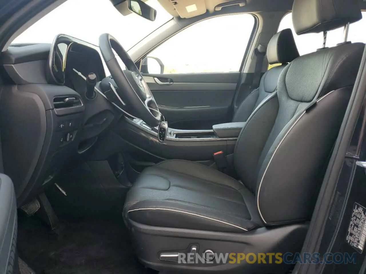 7 Photograph of a damaged car KM8R24GE8SU853215 HYUNDAI PALISADE 2025