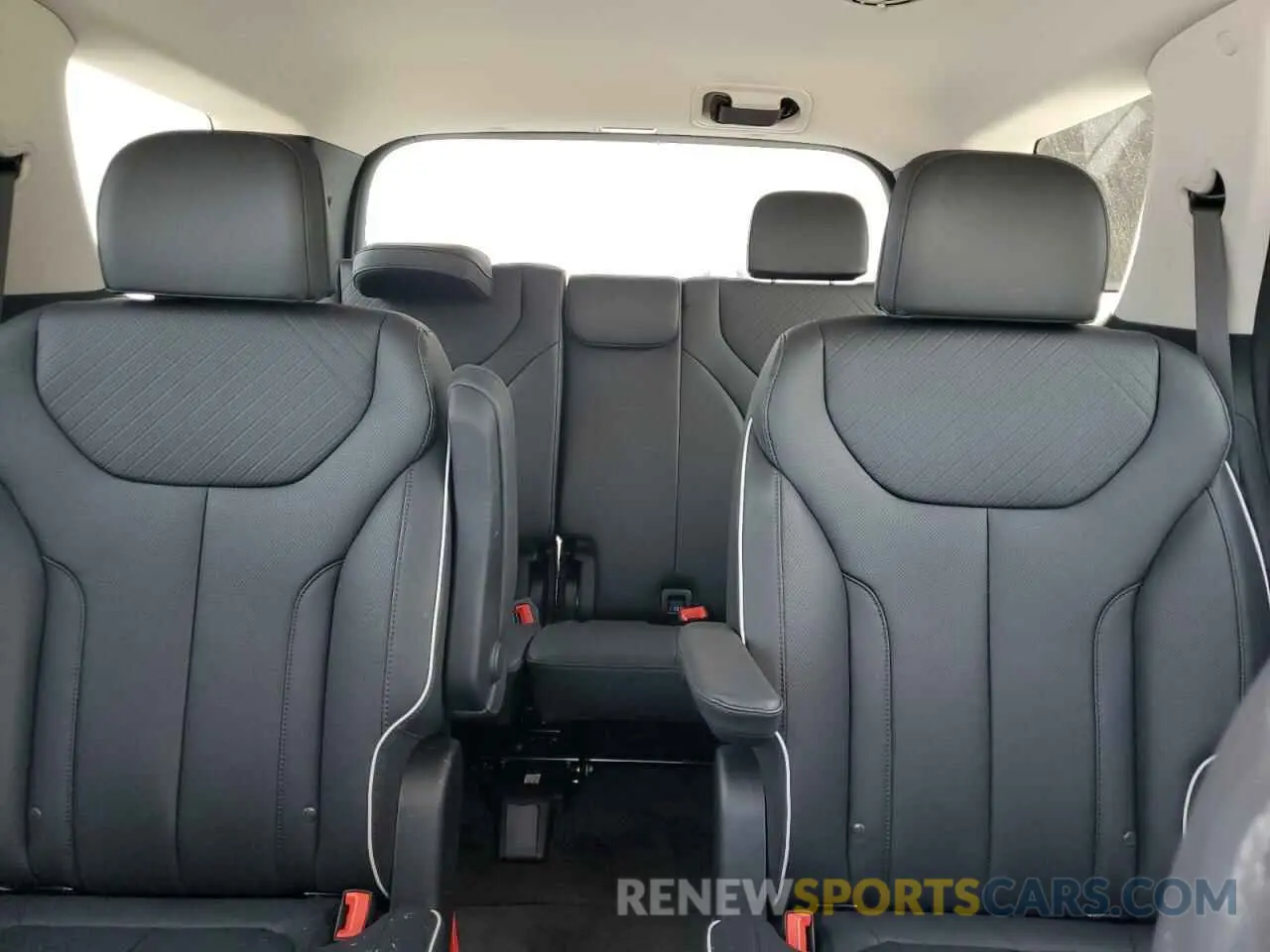 10 Photograph of a damaged car KM8R24GE9SU822541 HYUNDAI PALISADE 2025