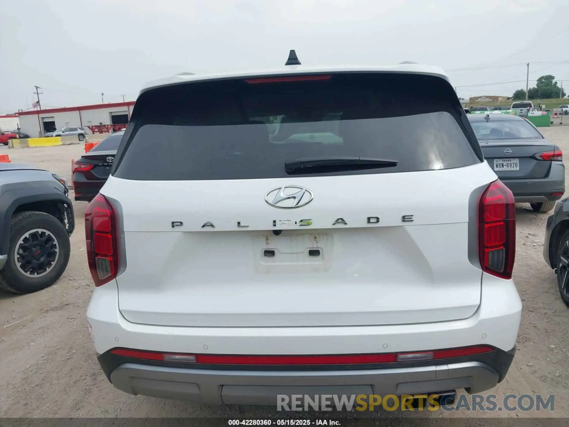 16 Photograph of a damaged car KM8R24GE9SU876048 HYUNDAI PALISADE 2025
