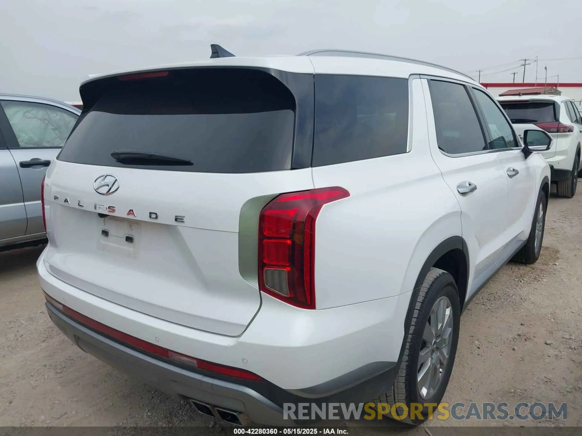 4 Photograph of a damaged car KM8R24GE9SU876048 HYUNDAI PALISADE 2025