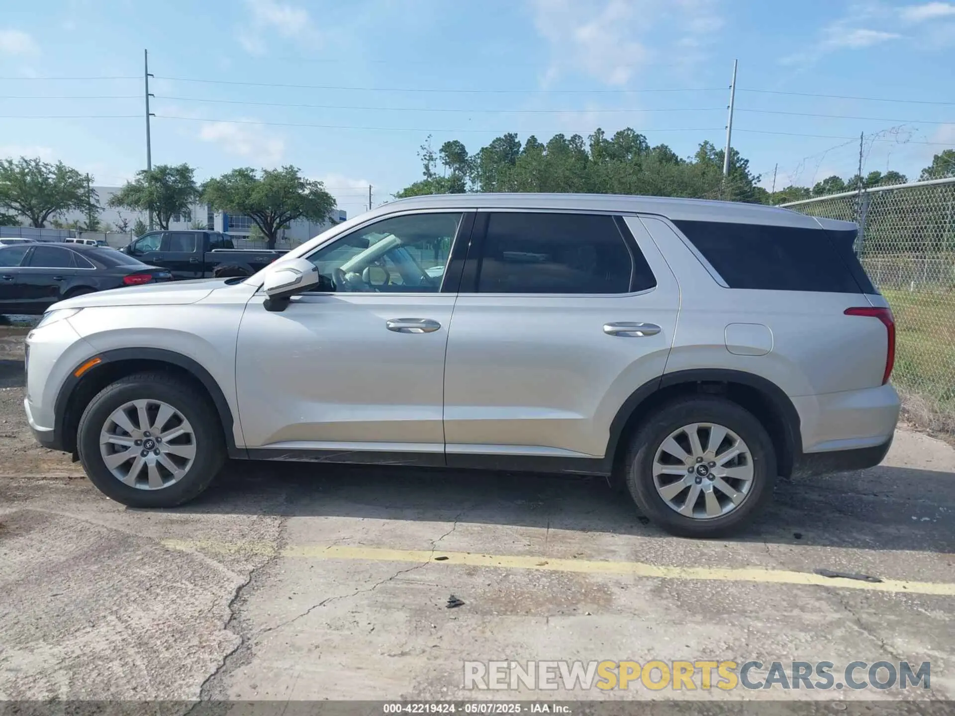 14 Photograph of a damaged car KM8R2DGE2SU842064 HYUNDAI PALISADE 2025
