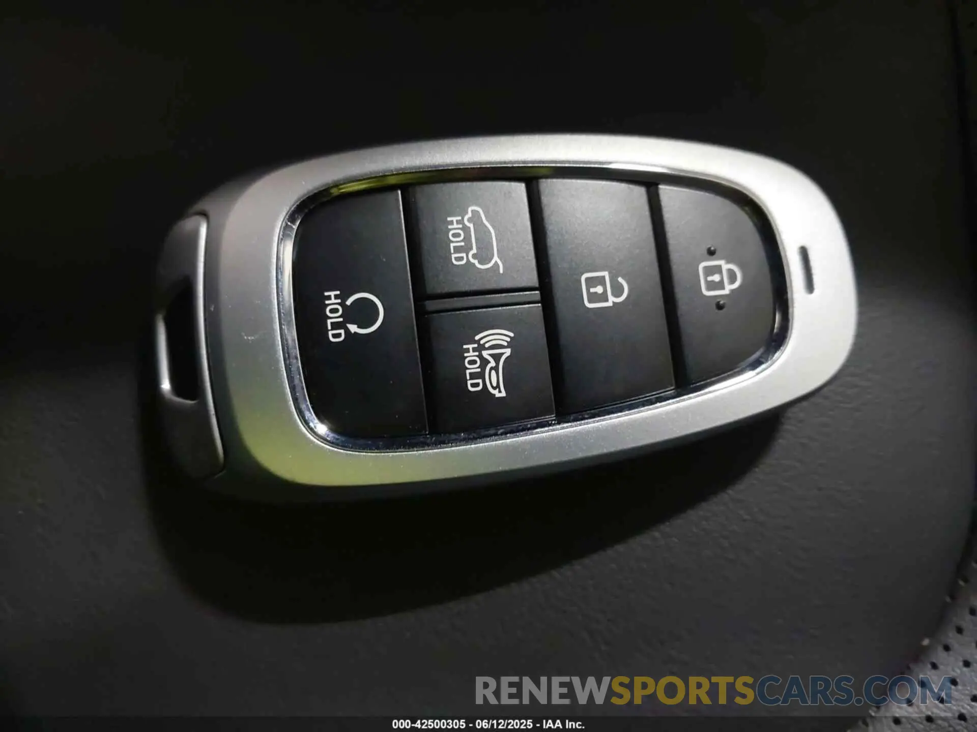 11 Photograph of a damaged car KM8R2DGE7SU929300 HYUNDAI PALISADE 2025